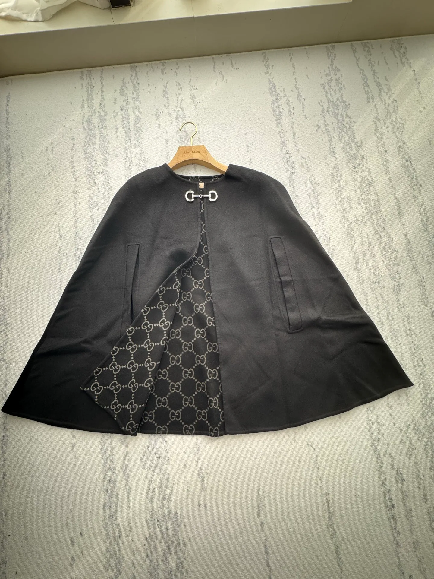 Пальто Женские Gucci 18361603