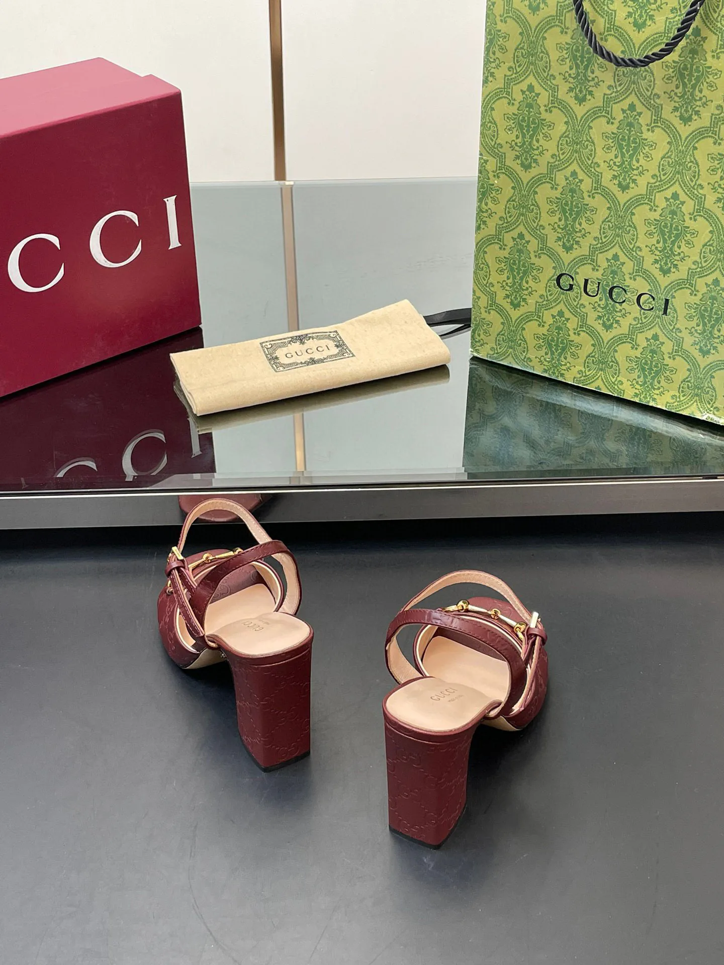 Босоножки Женские Gucci 17614707