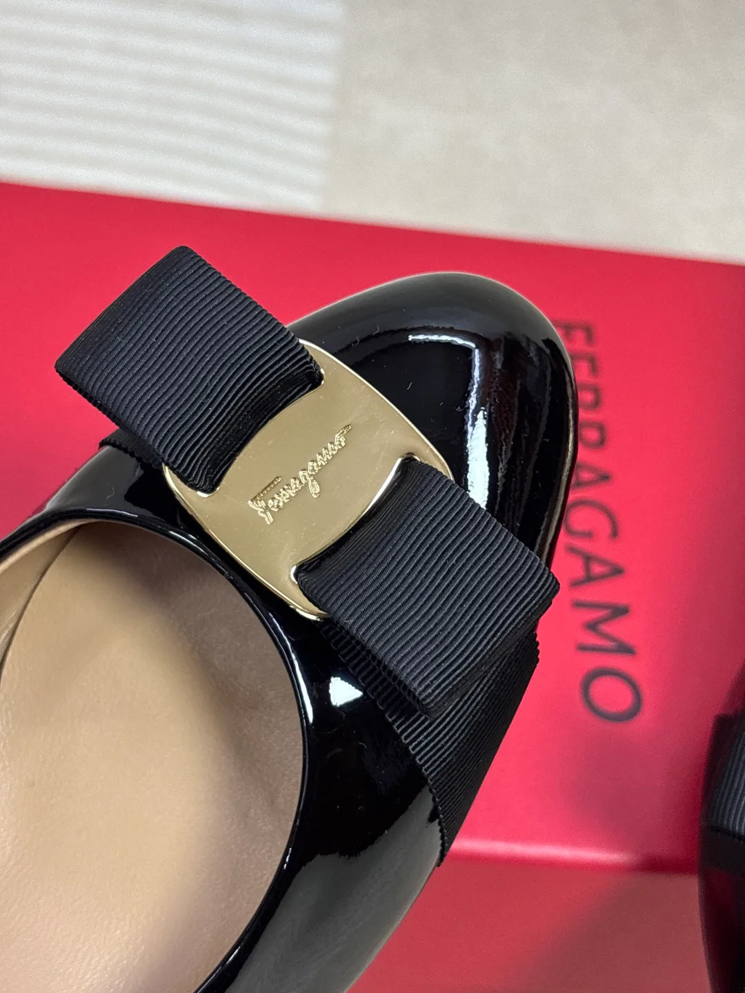 Туфли Женские Salvatore Ferragamo 18720759