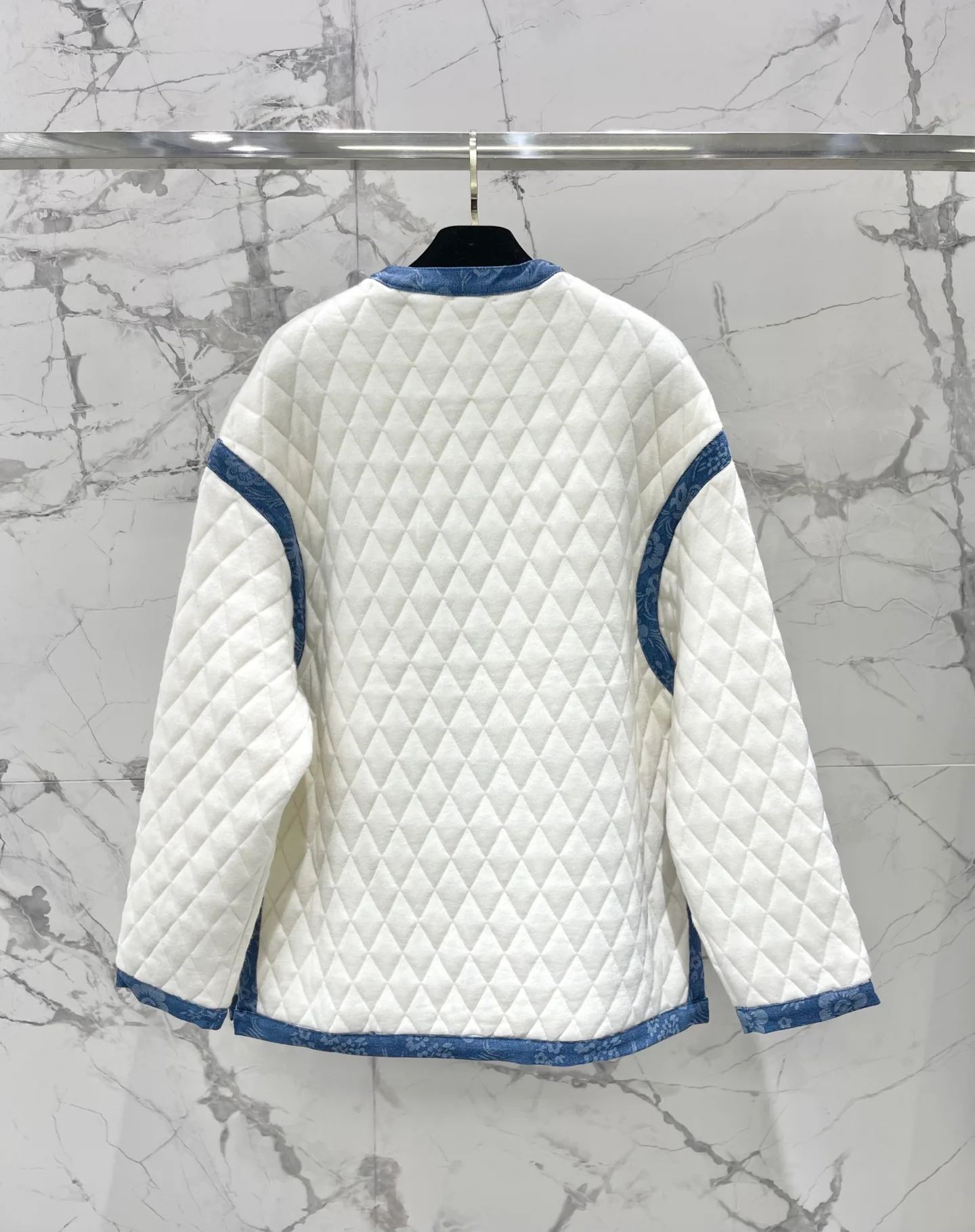 Джемперы И Свитеры Женские Chanel 18407903