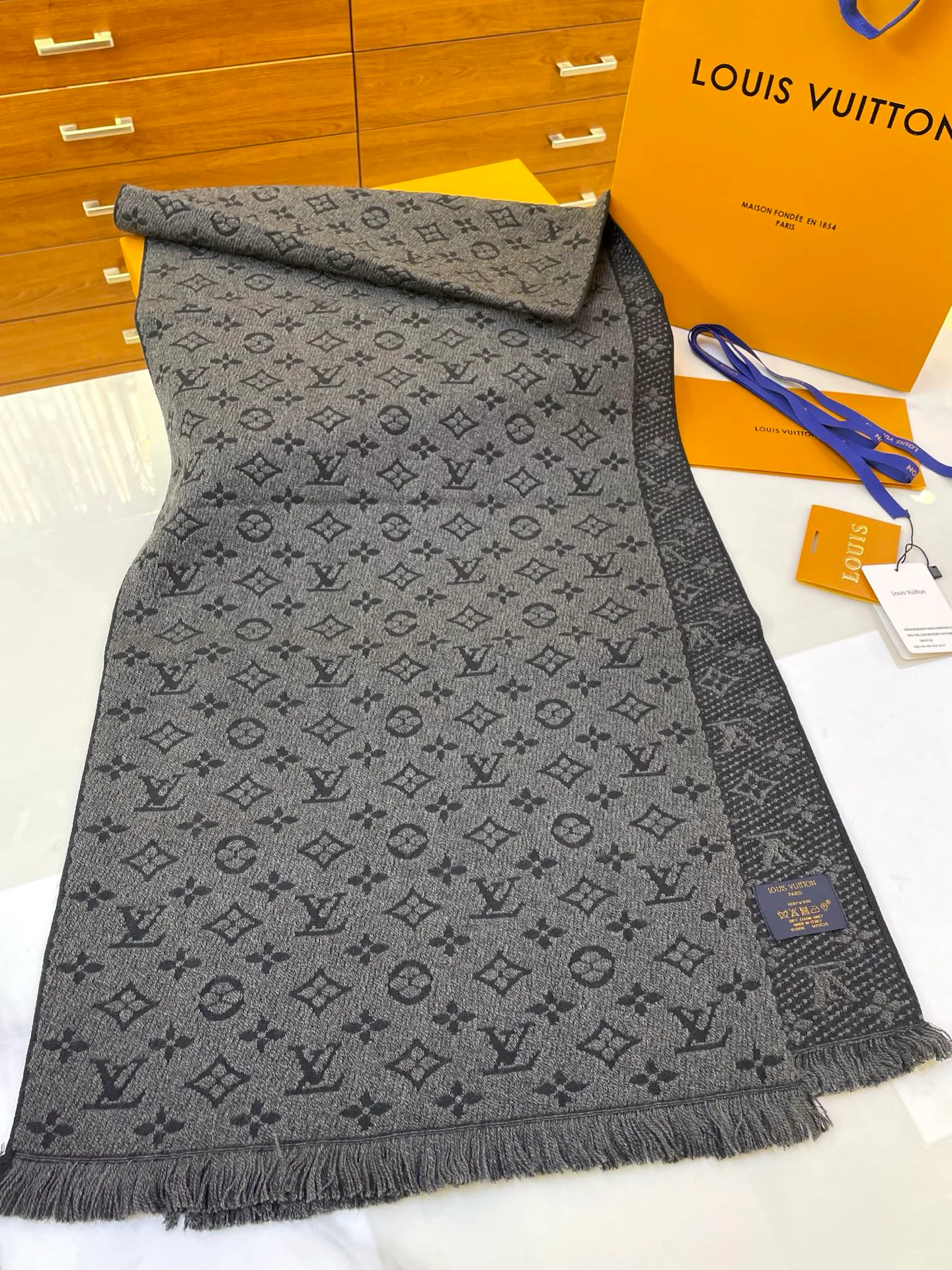 Шарфы Louis Vuitton 1981465