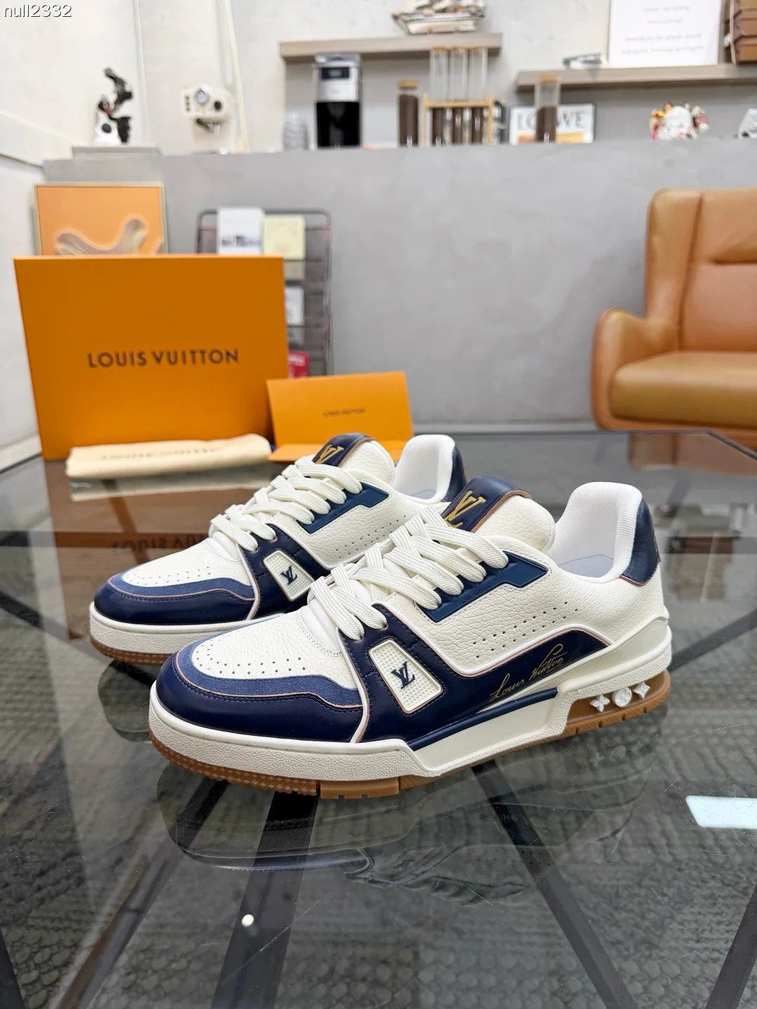 Кроссовки Женские Louis Vuitton 12785848