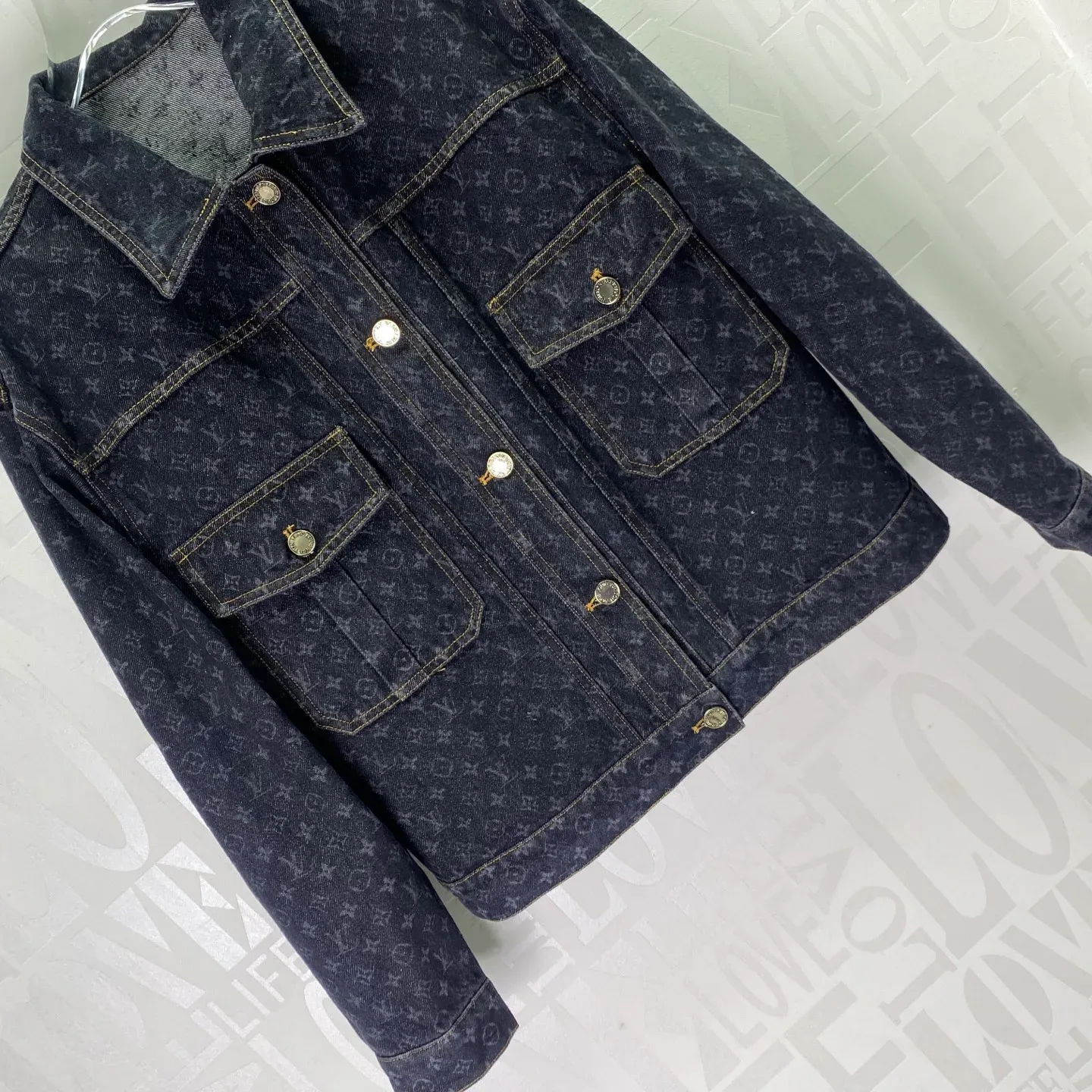 Куртки И Пуховики Женские Louis Vuitton 950626