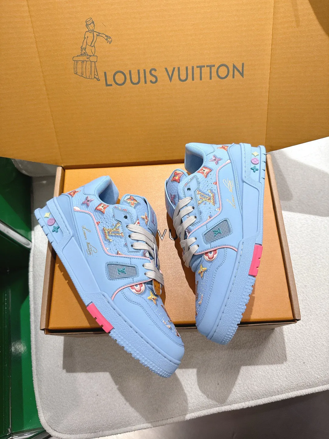 Кроссовки Женские Louis Vuitton 2652668