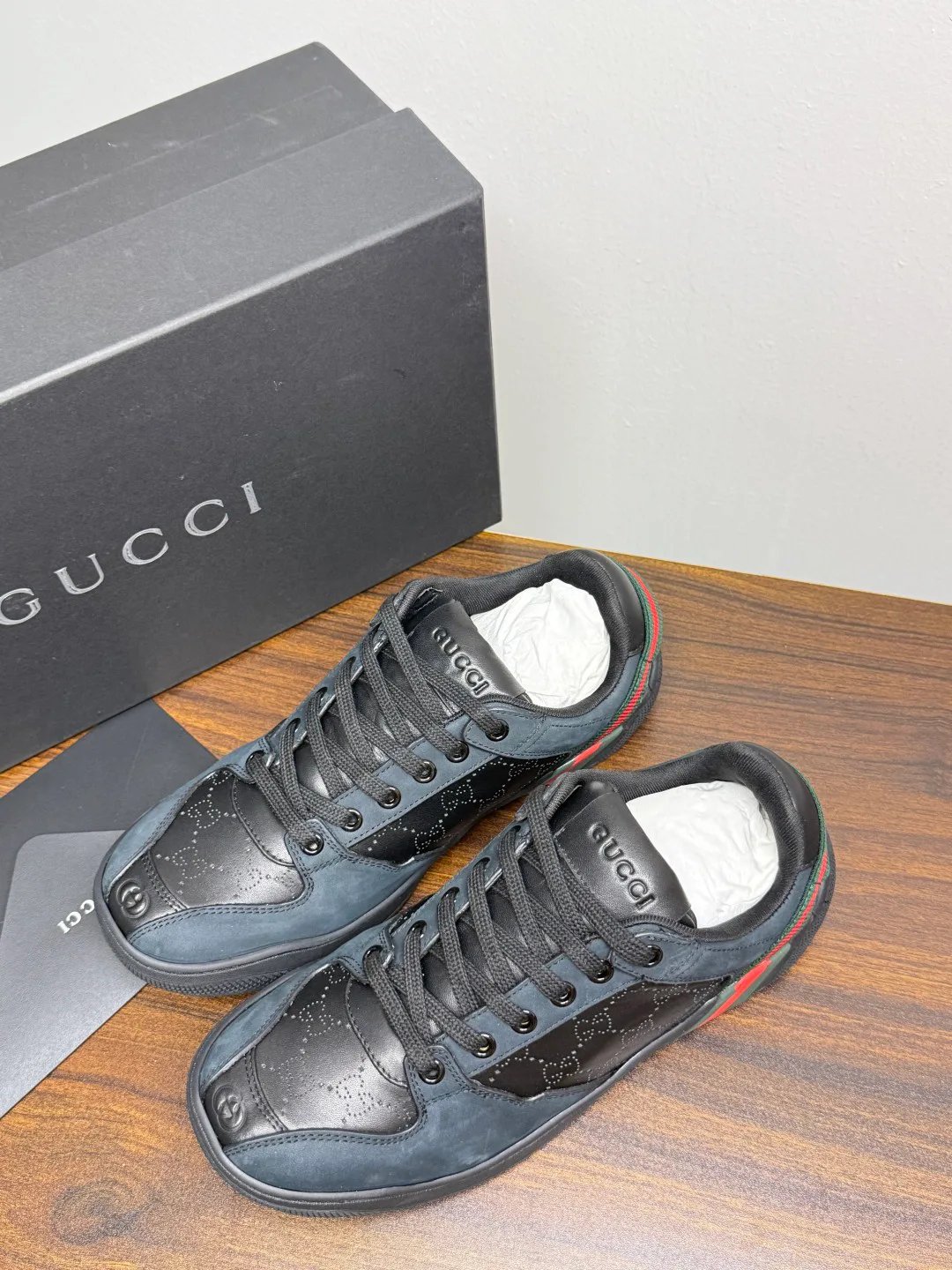 Кроссовки Женские Gucci 19057131