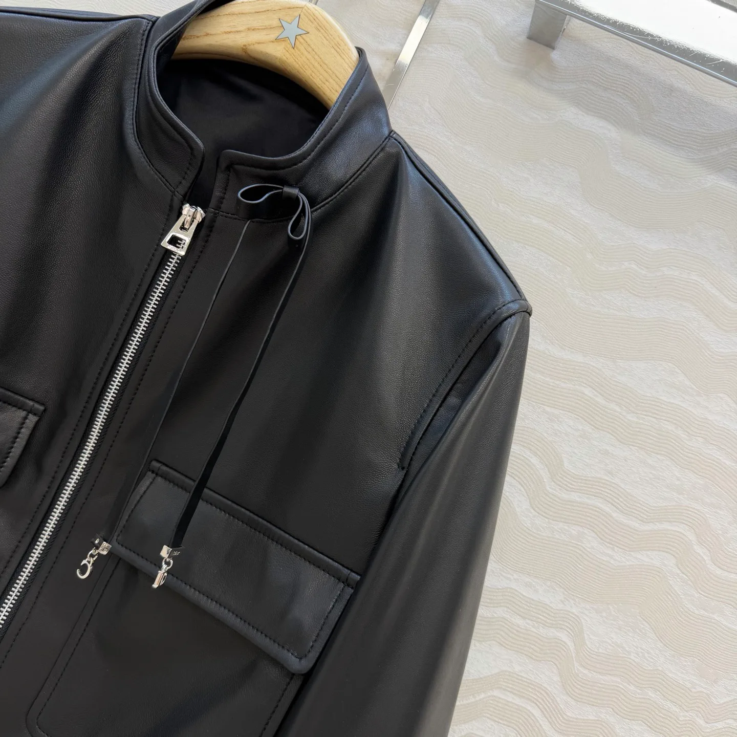 Кожаные Куртки И Дублёнки Женские Christian Dior 10777506