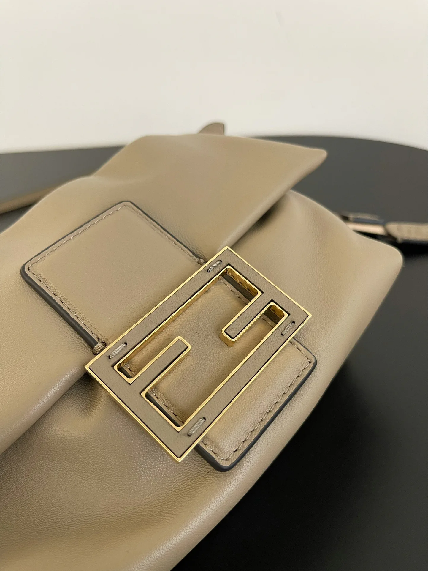 Классические Сумки Женские Fendi 13546207