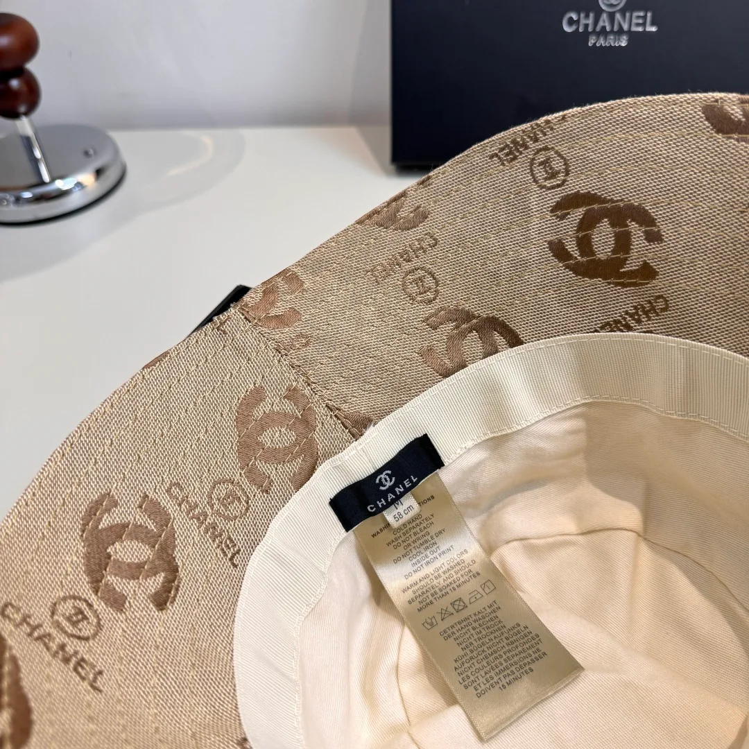 Головные Уборы Chanel 12647128