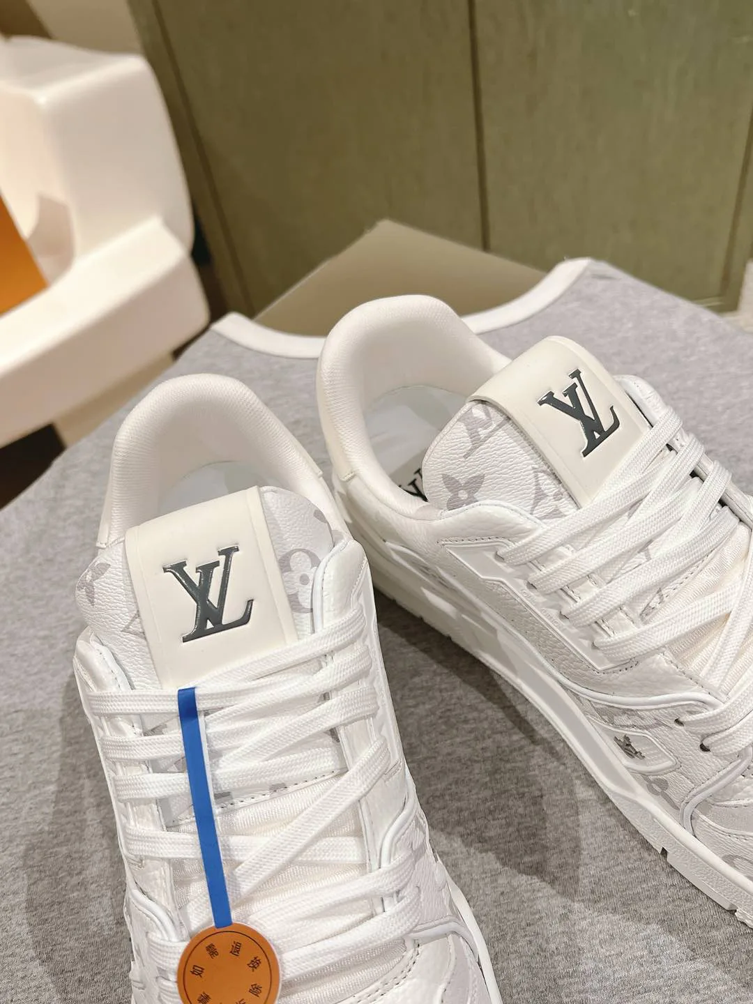 Кроссовки Женские Louis Vuitton 35436