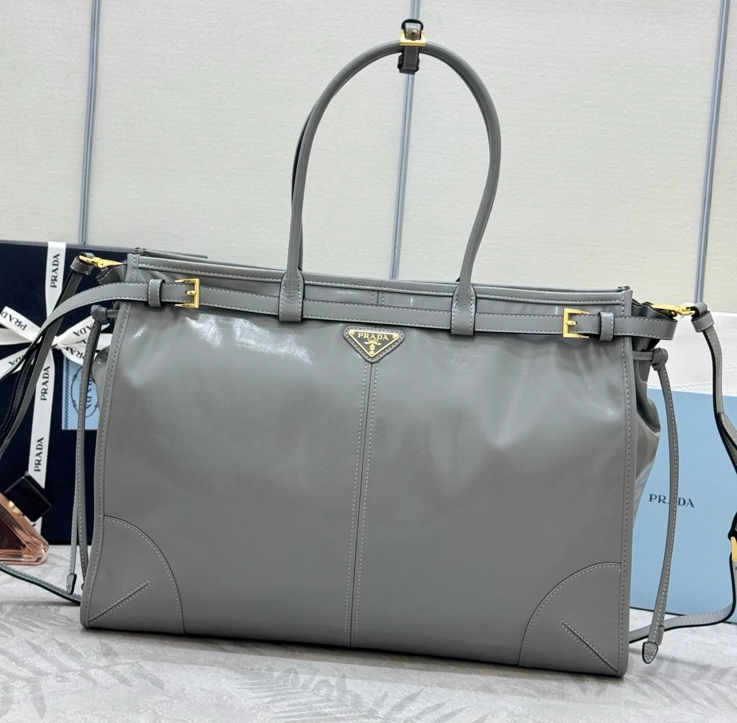 Классические Сумки Женские Prada 11462558
