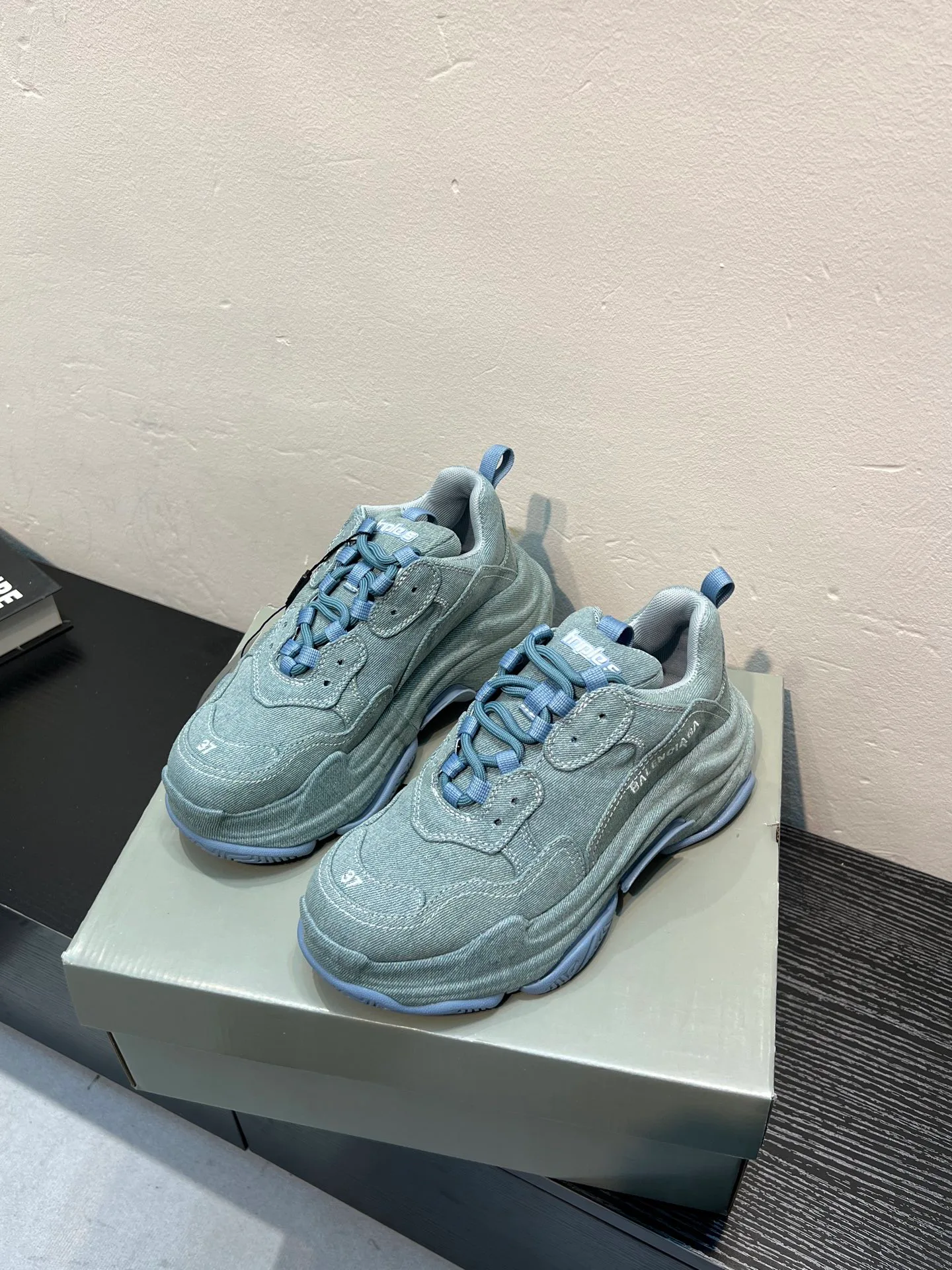 Кроссовки Женские Balenciaga 4832846