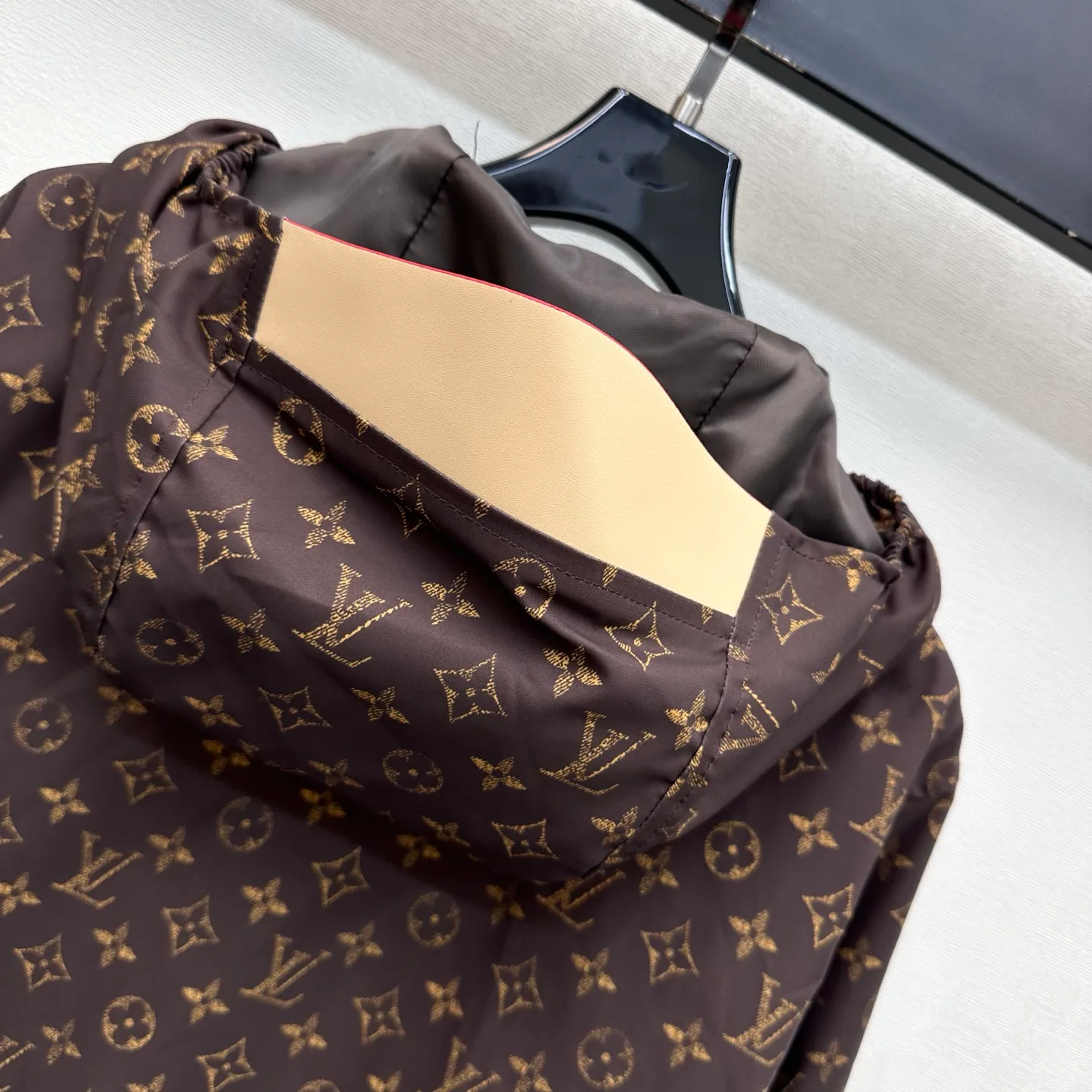 Куртки И Пуховики Женские Louis Vuitton 18328047