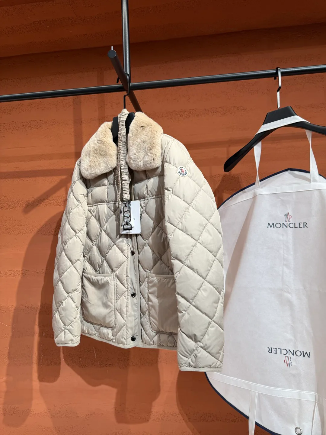 Куртки И Пуховики Женские Moncler 18387756
