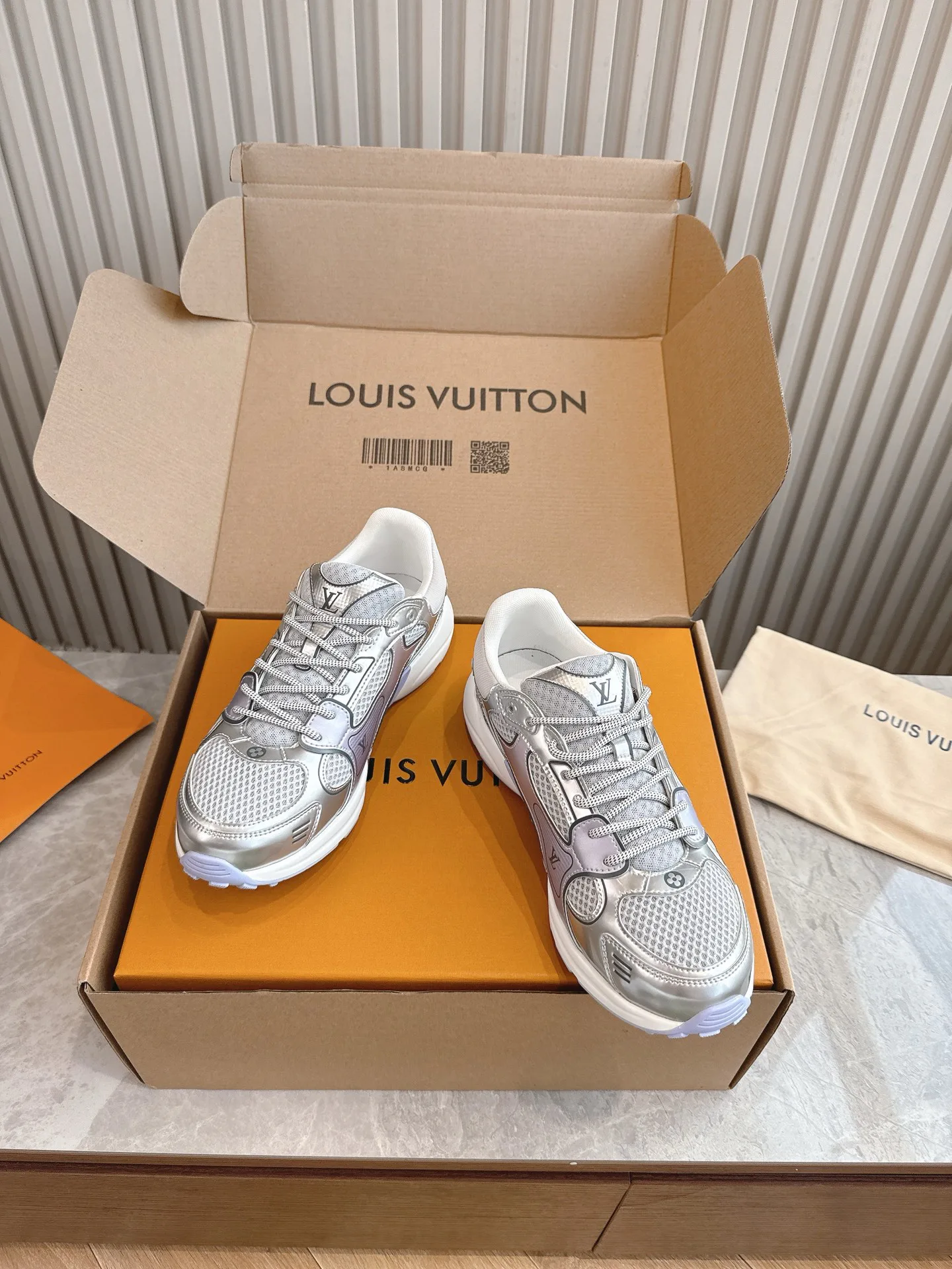 Кроссовки Мужские Louis Vuitton 8979806