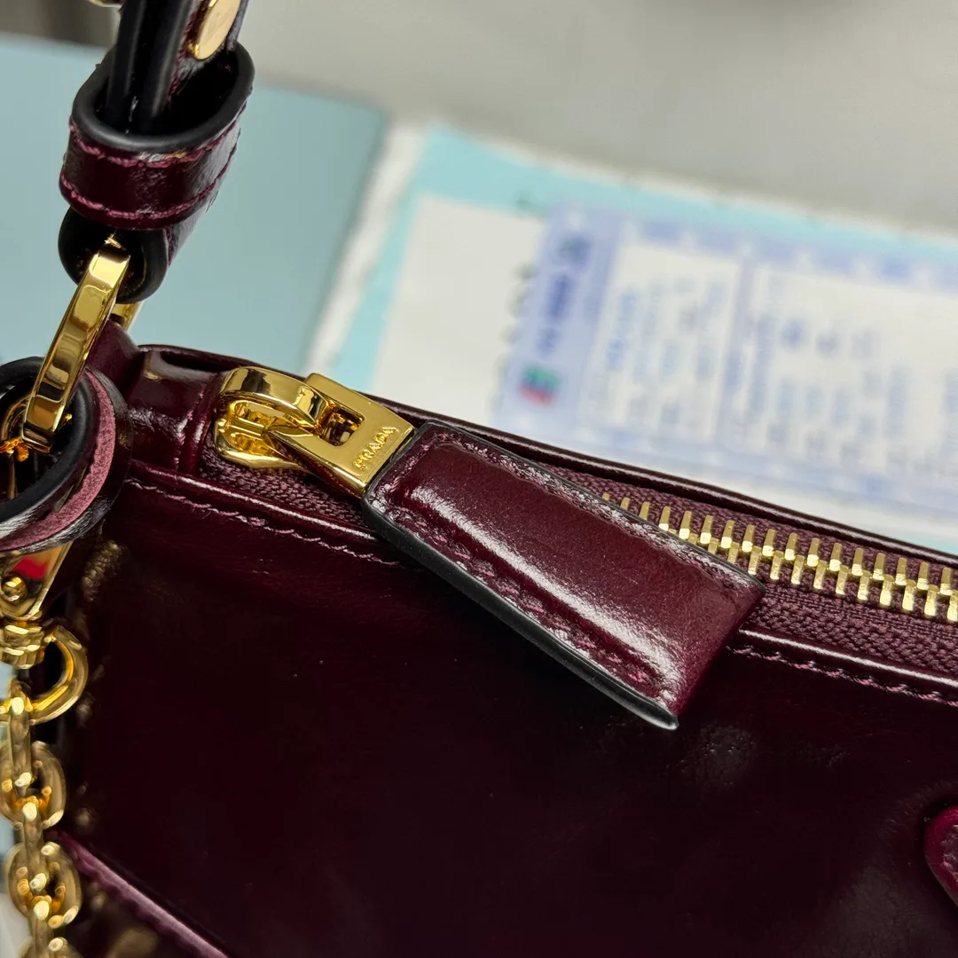 Сумки На Ремне Женские Prada 2247592