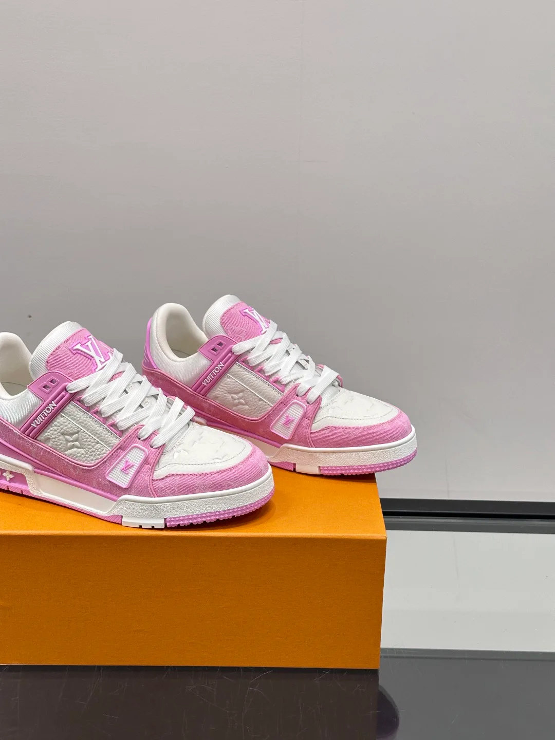 Кроссовки Женские Louis Vuitton 11602217