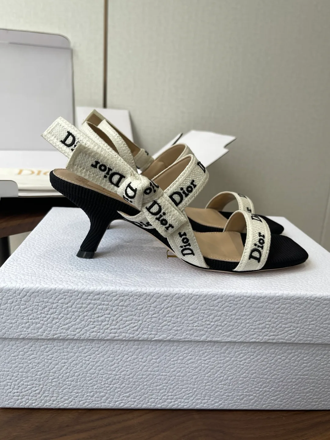 Босоножки Женские Christian Dior 13166279