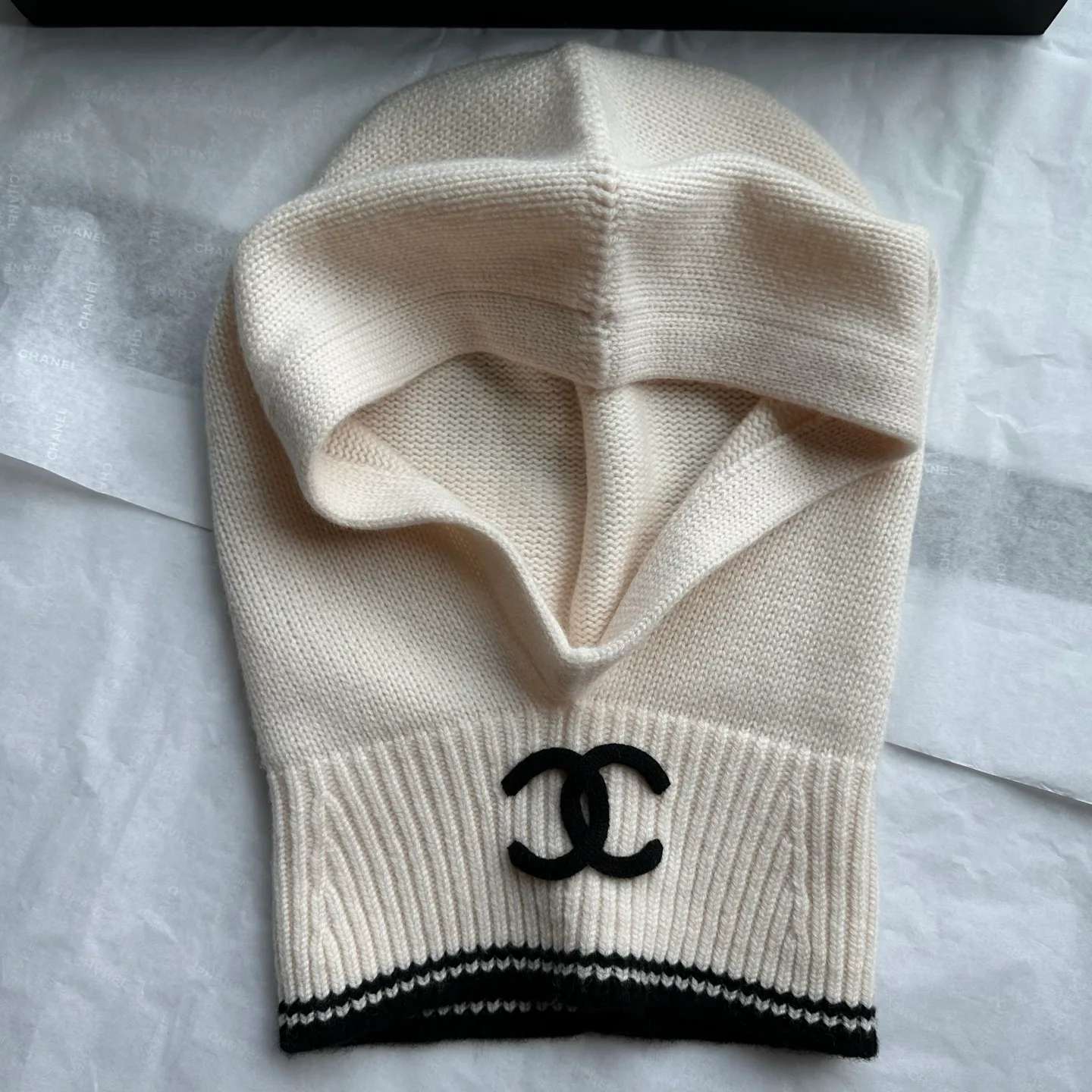 Головные Уборы Chanel 18347838