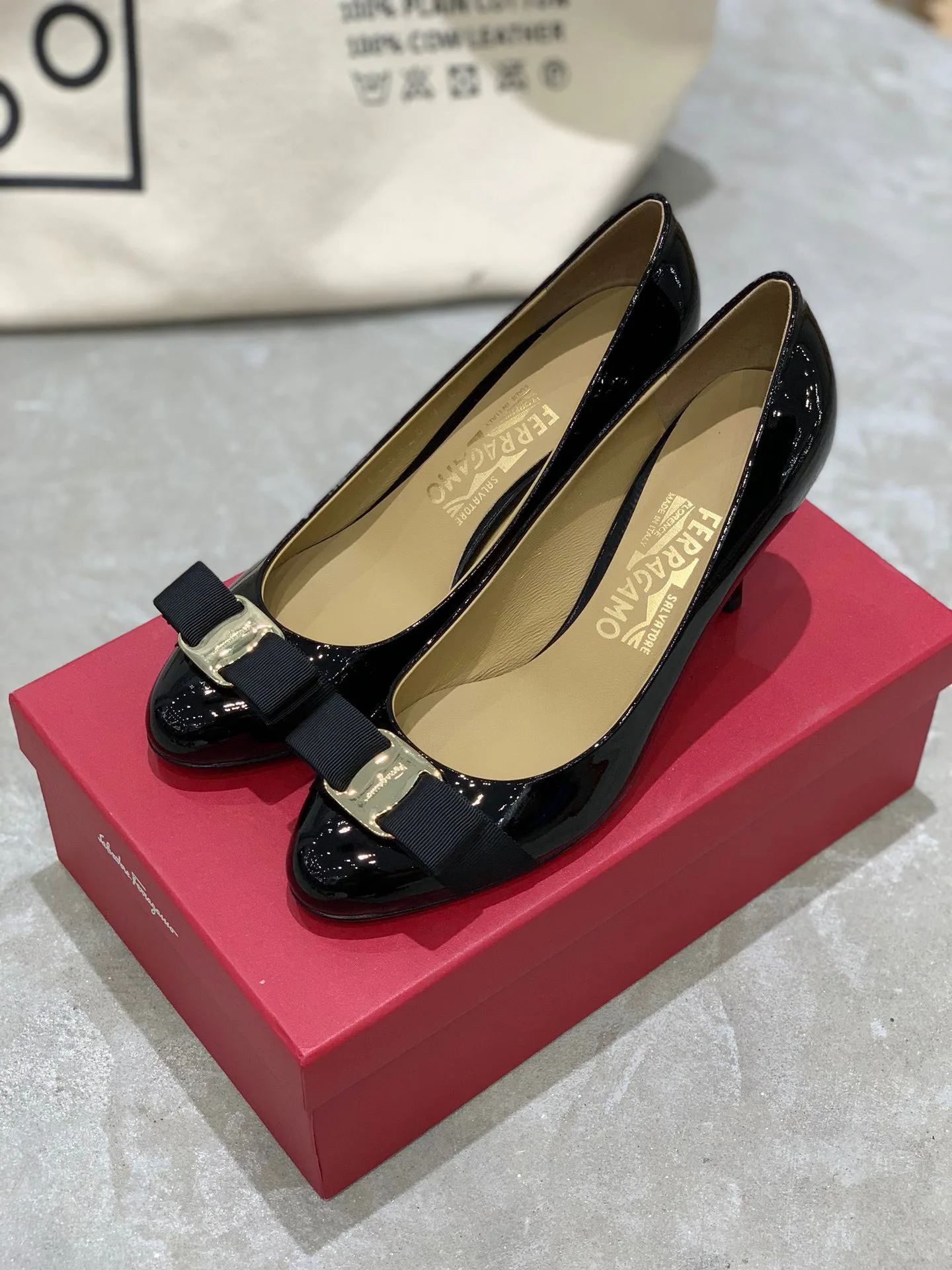 Туфли Женские Salvatore Ferragamo 18340724