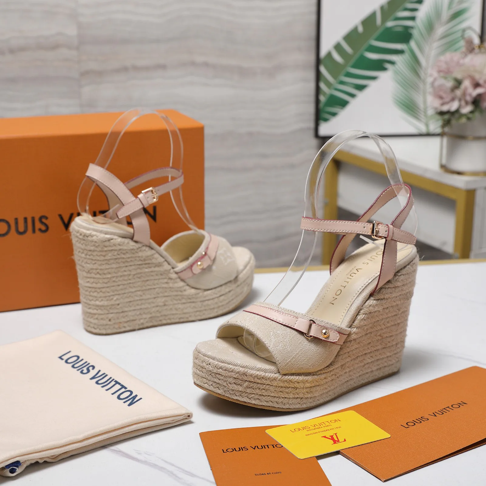 Босоножки Женские Louis Vuitton 13542434