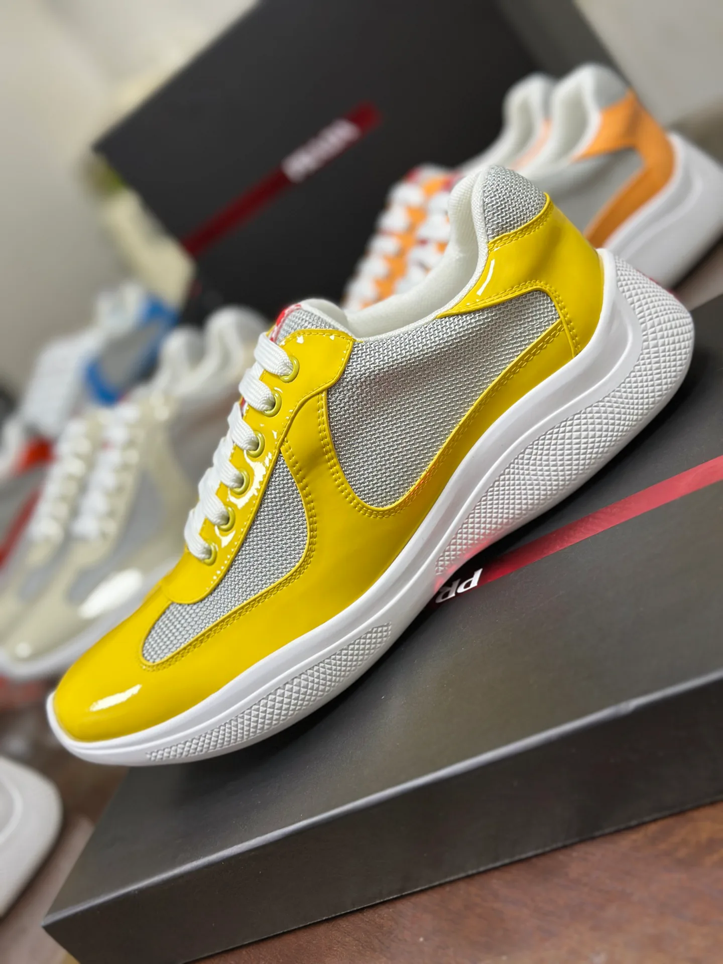 Кроссовки Женские Prada 18262250