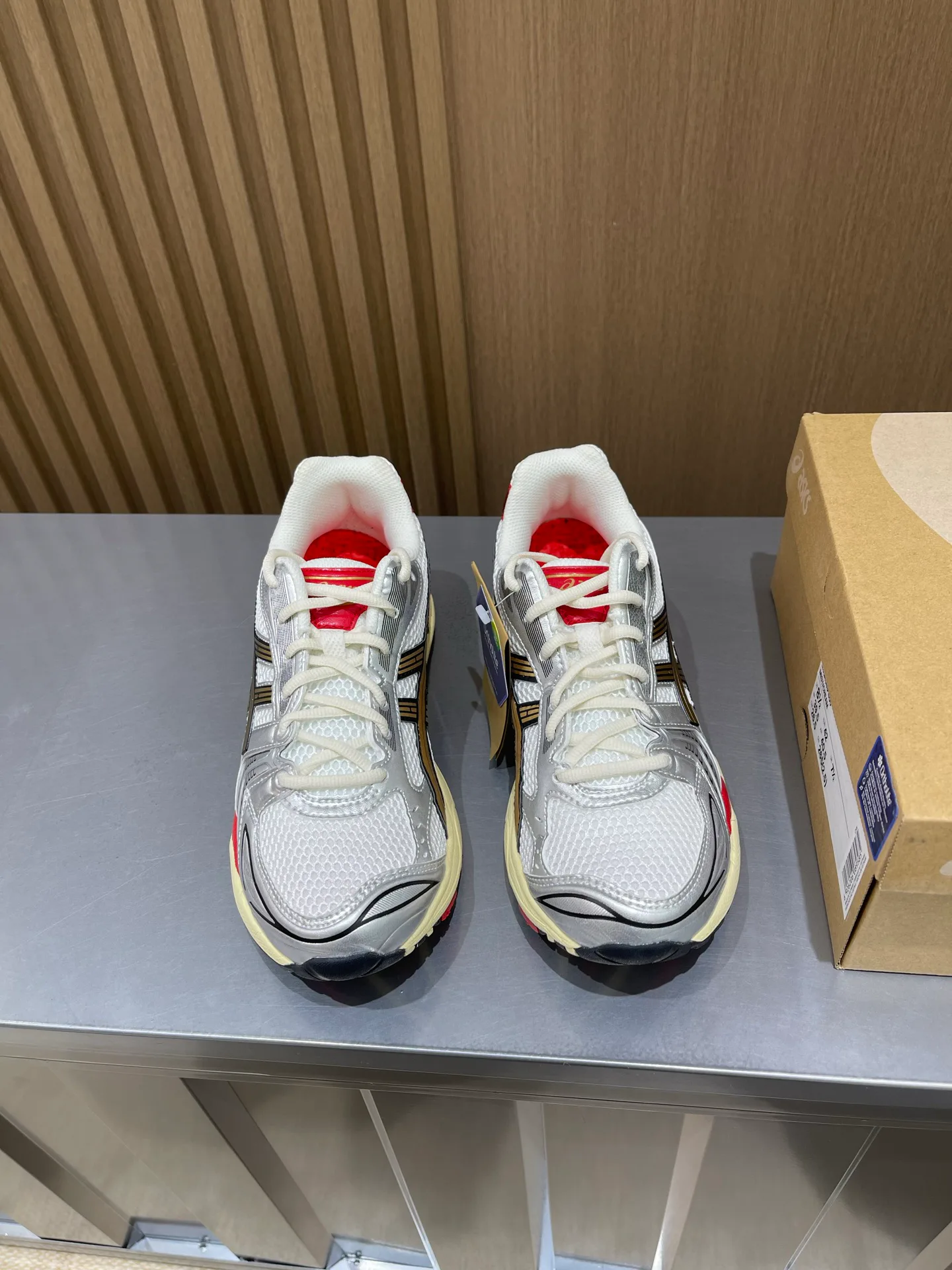 Кроссовки Женские Asics 19724230