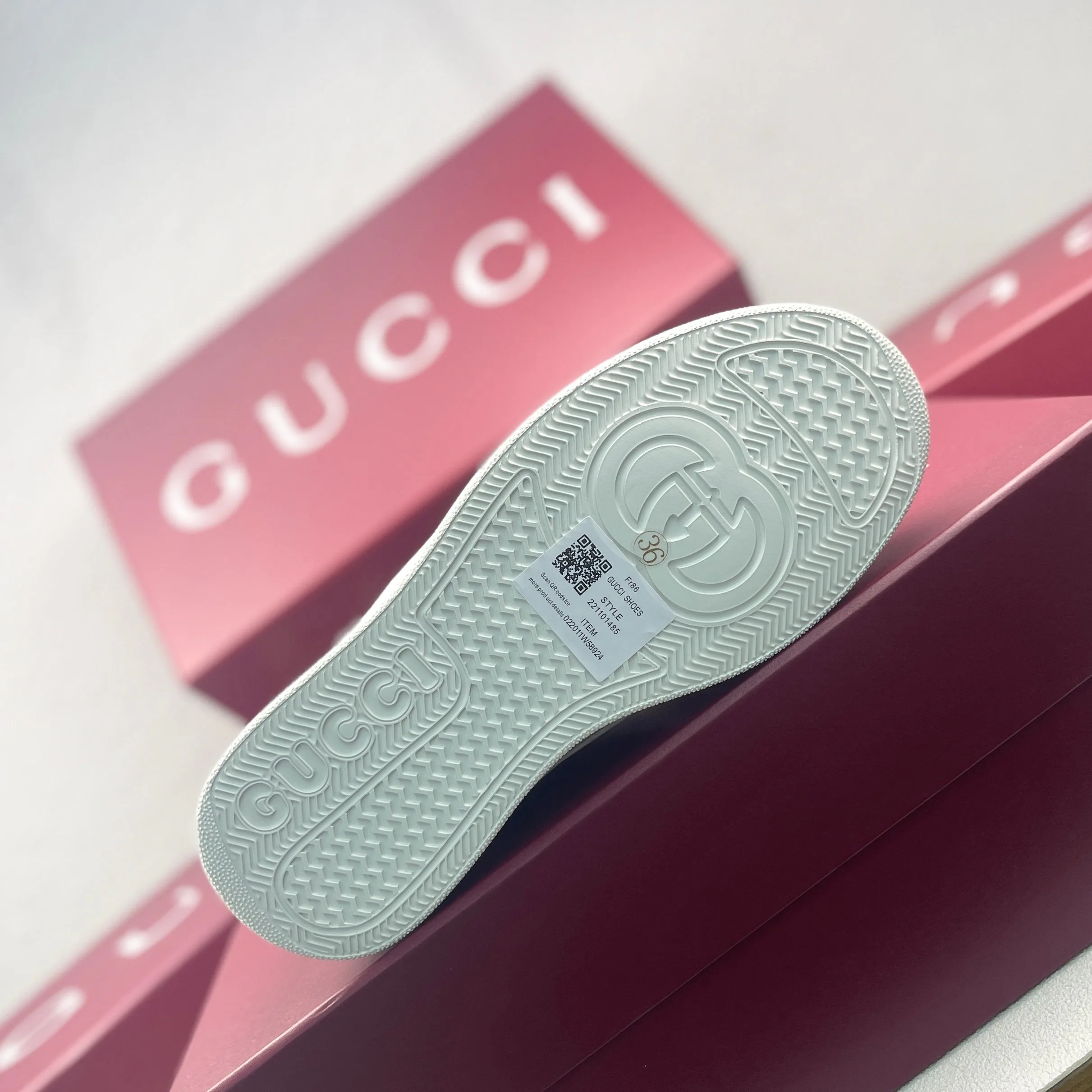 Кроссовки Женские Gucci 5402070