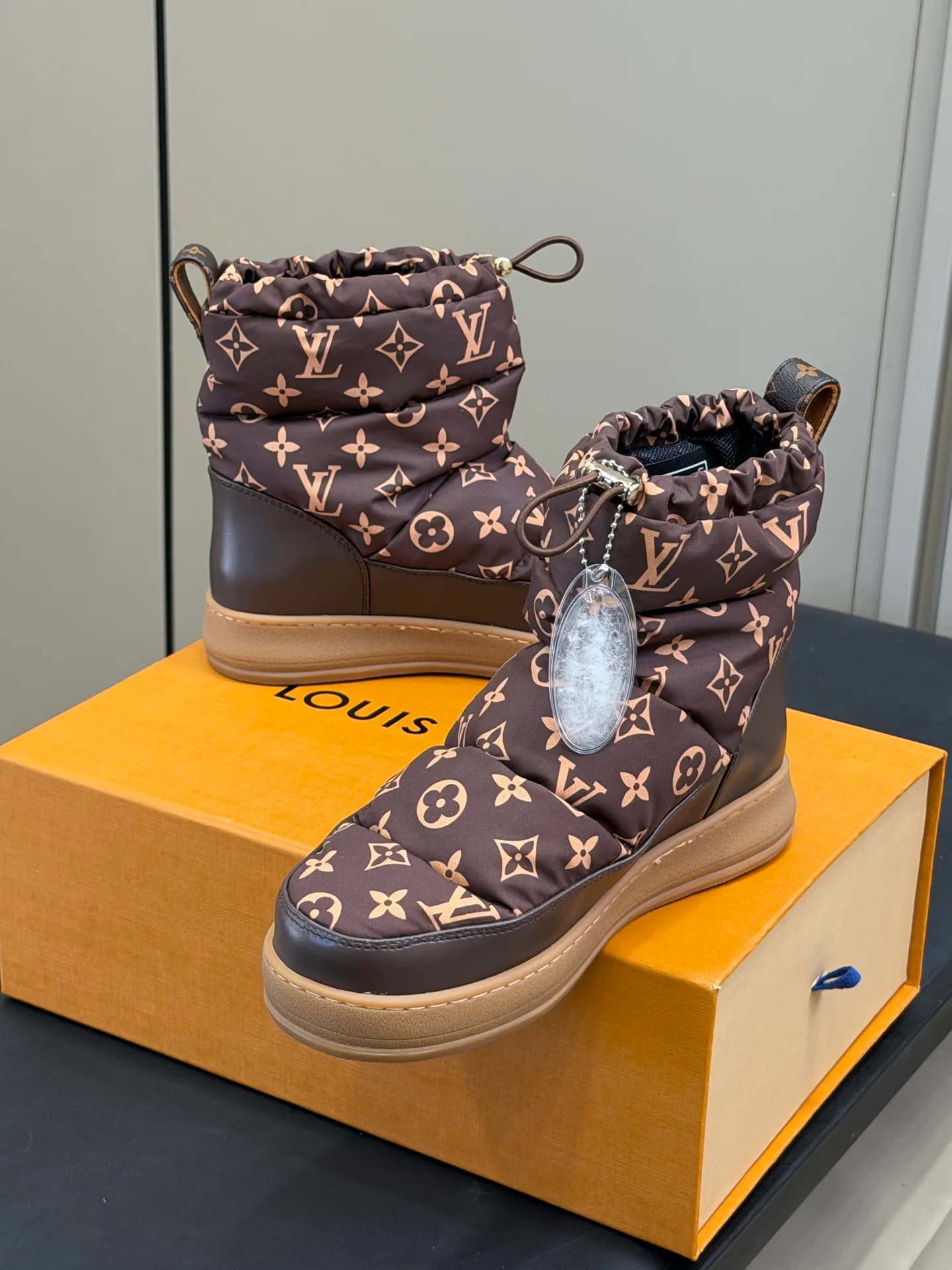 Угги Женские Louis Vuitton 18670235