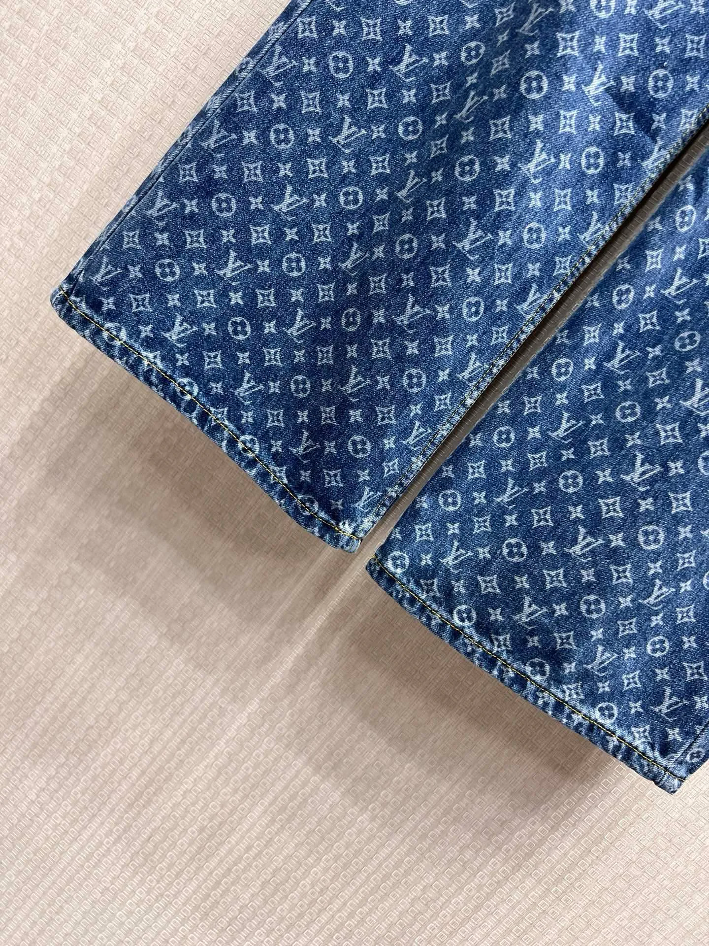Джинсы Женские Louis Vuitton 17513550