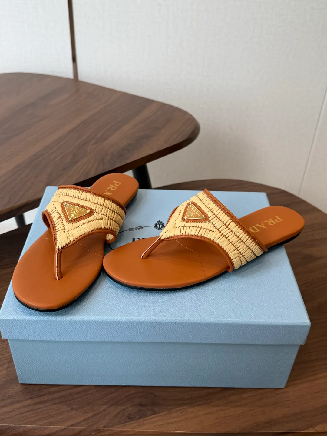 Шлепанцы Женские Prada 16830458