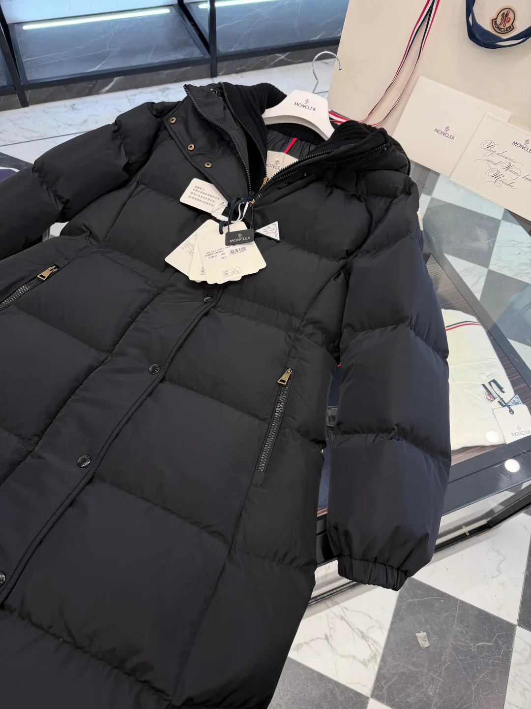 Куртки И Пуховики Женские Moncler 18946178
