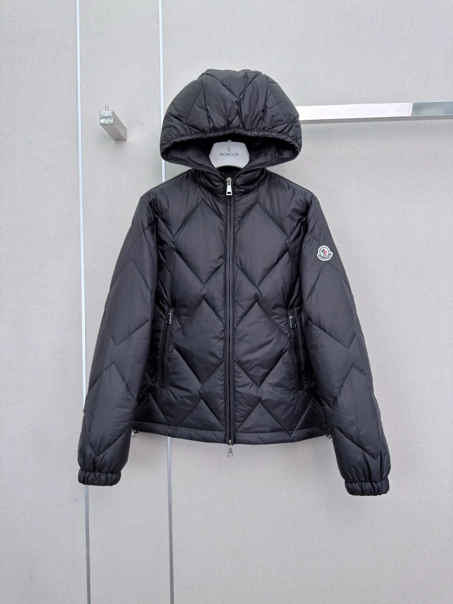 Куртки И Пуховики Женские Moncler 18877923
