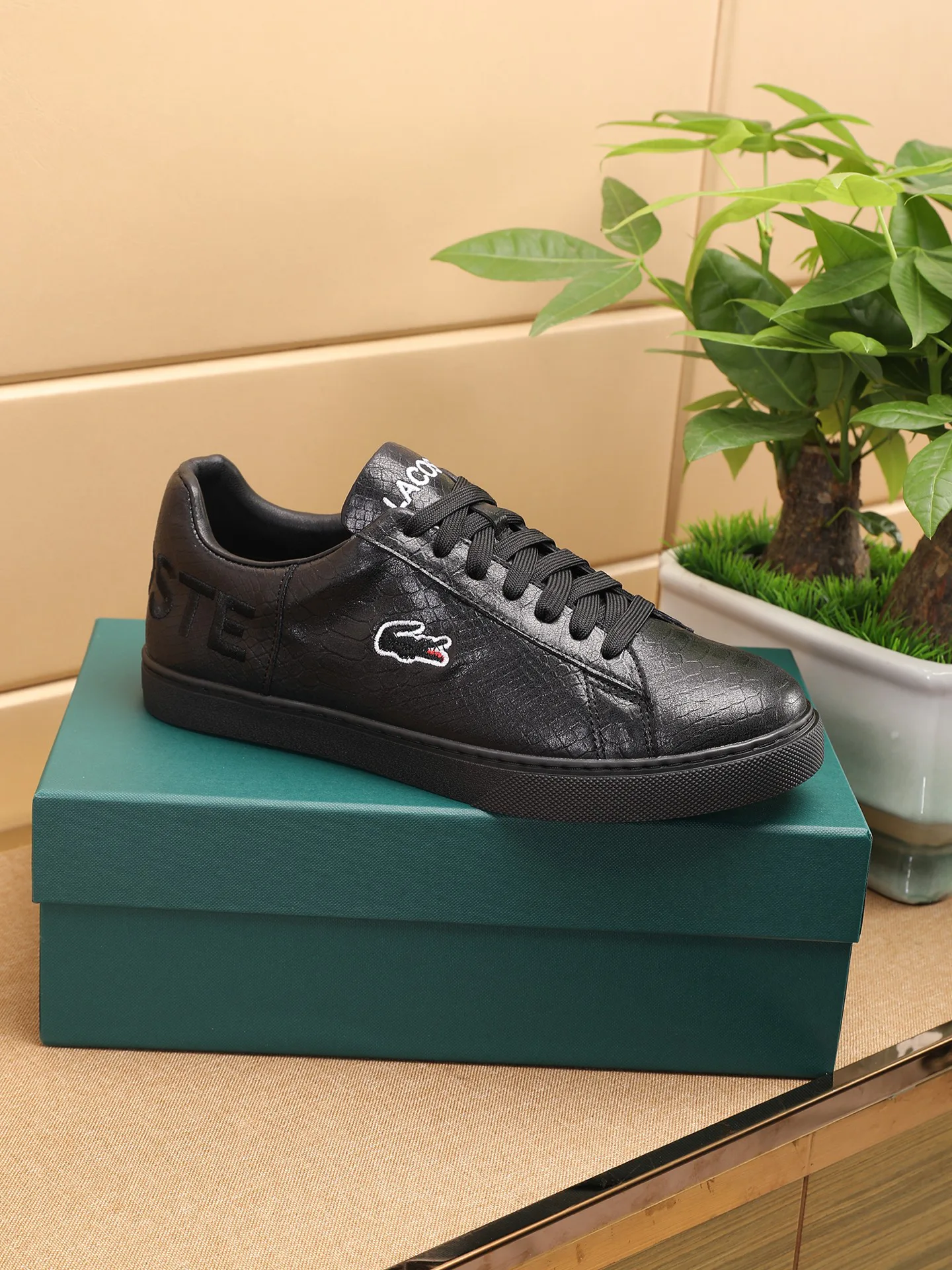 Кроссовки Мужские Lacoste 17818246