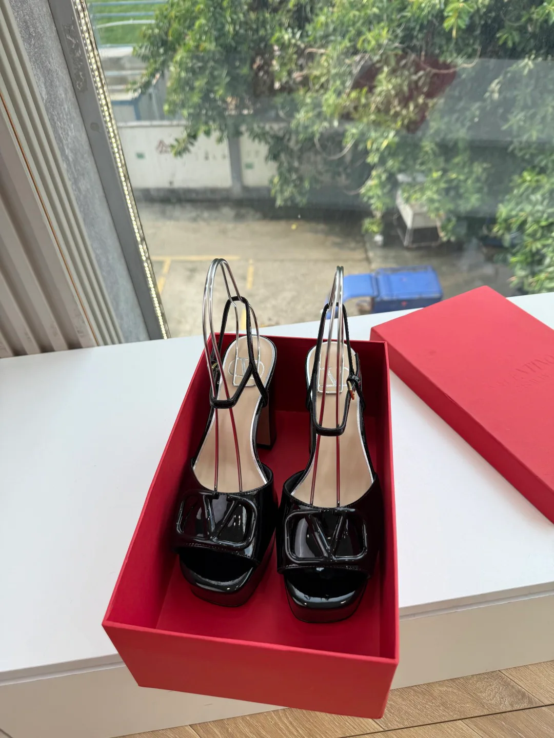 Босоножки Женские Valentino 18737665
