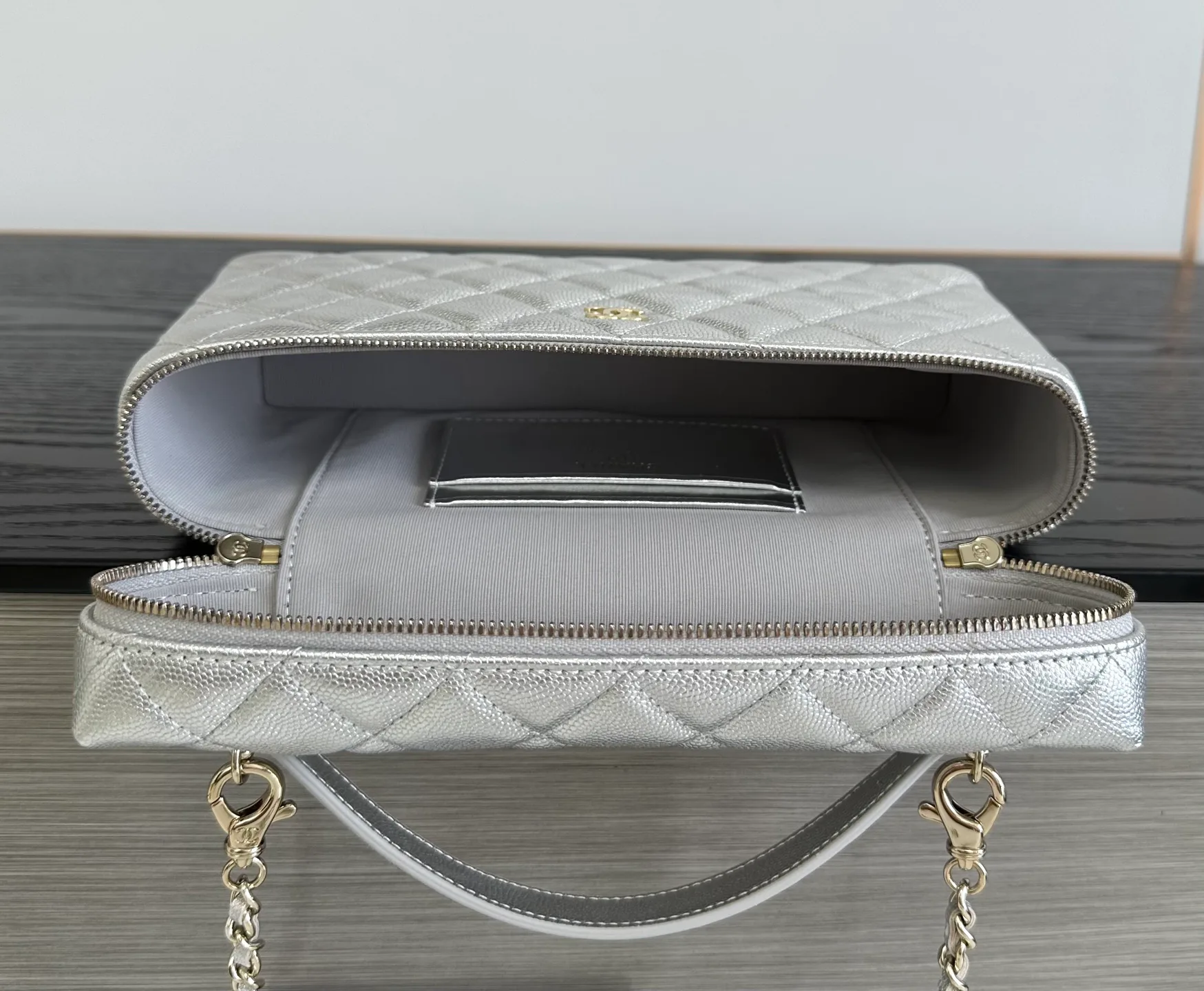 Классические Сумки Женские Chanel 18186203