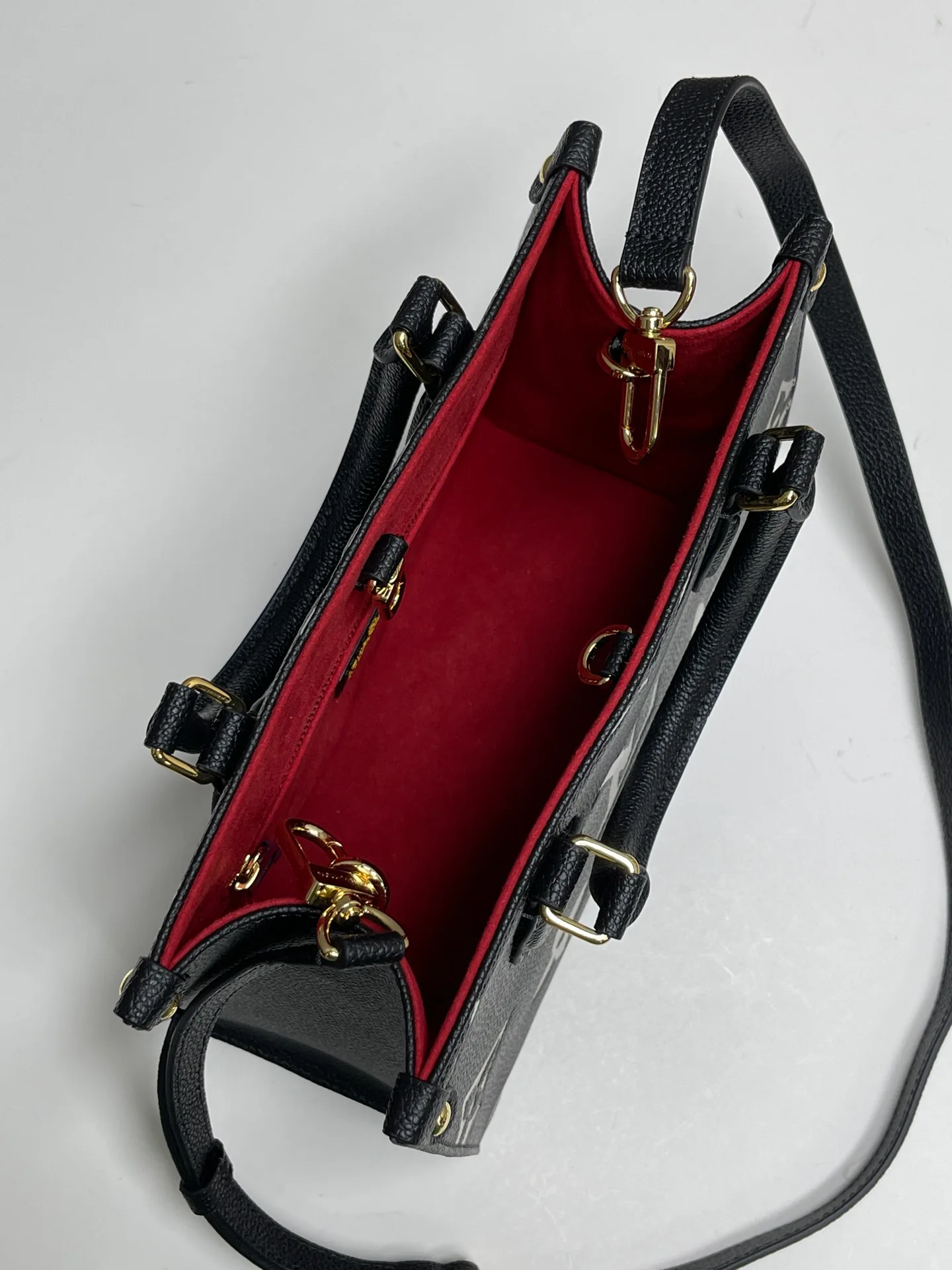 Классические Сумки Женские Louis Vuitton 11564886