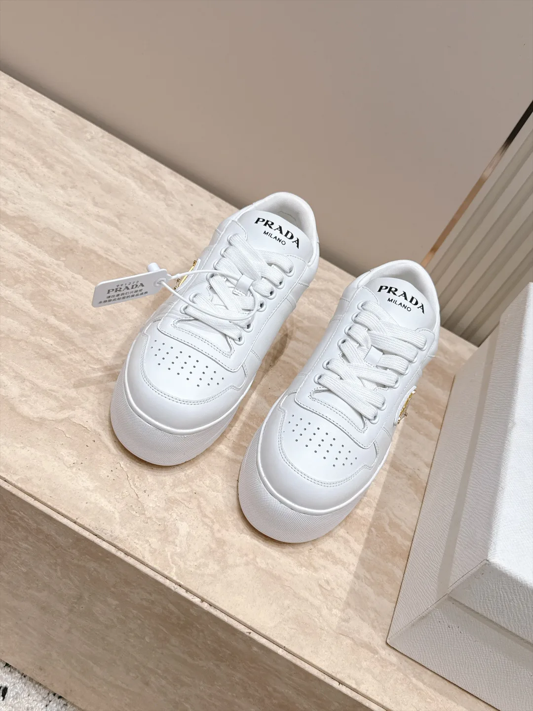 Кроссовки Женские Prada 18461648