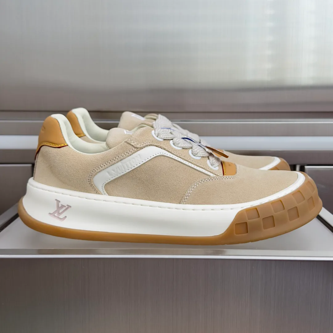 Кроссовки Женские Louis Vuitton 18703784