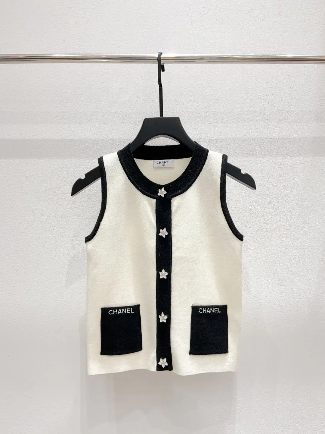 Жилеты Женские Chanel 17737230