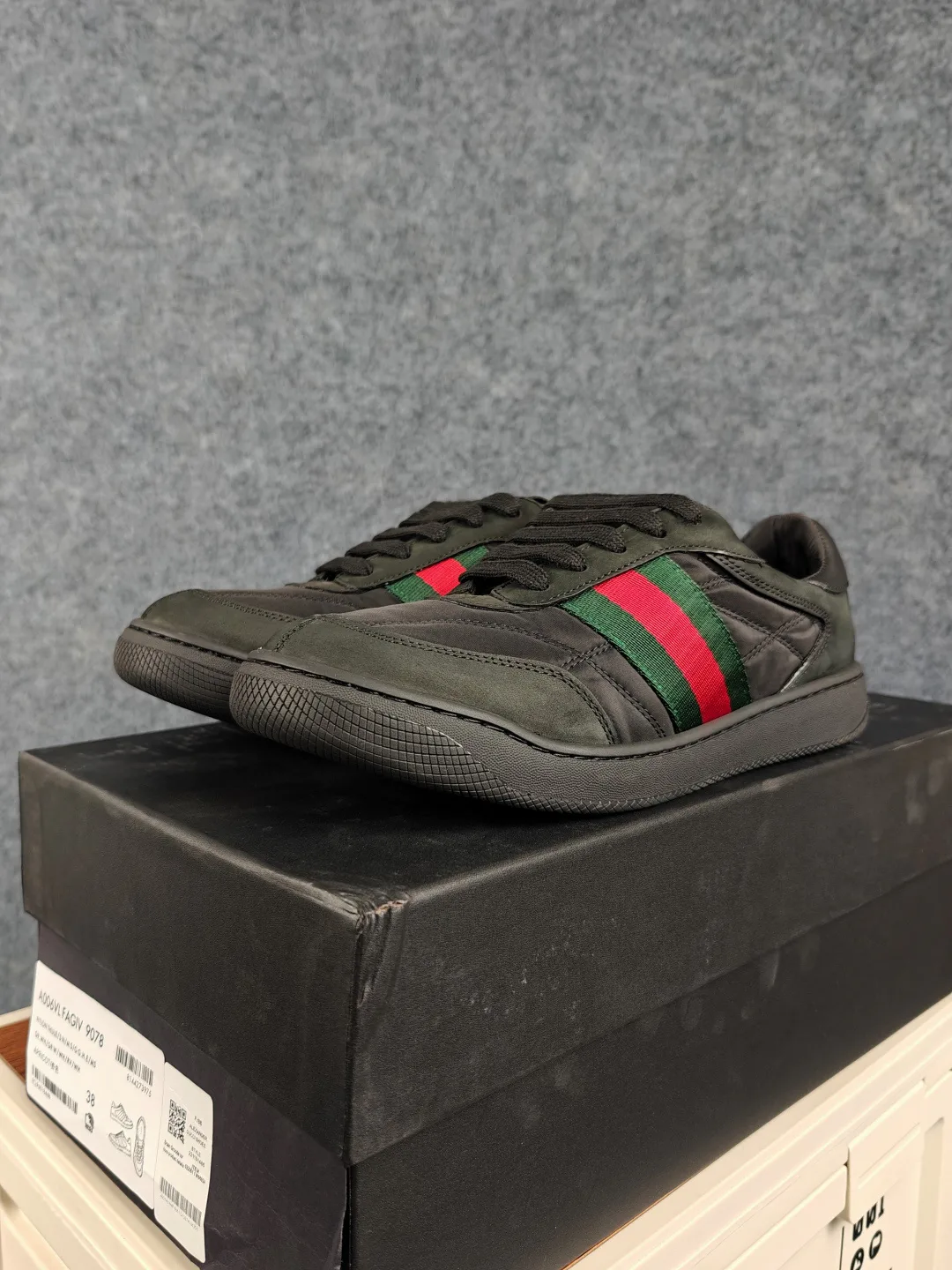 Кроссовки Женские Gucci 18417496