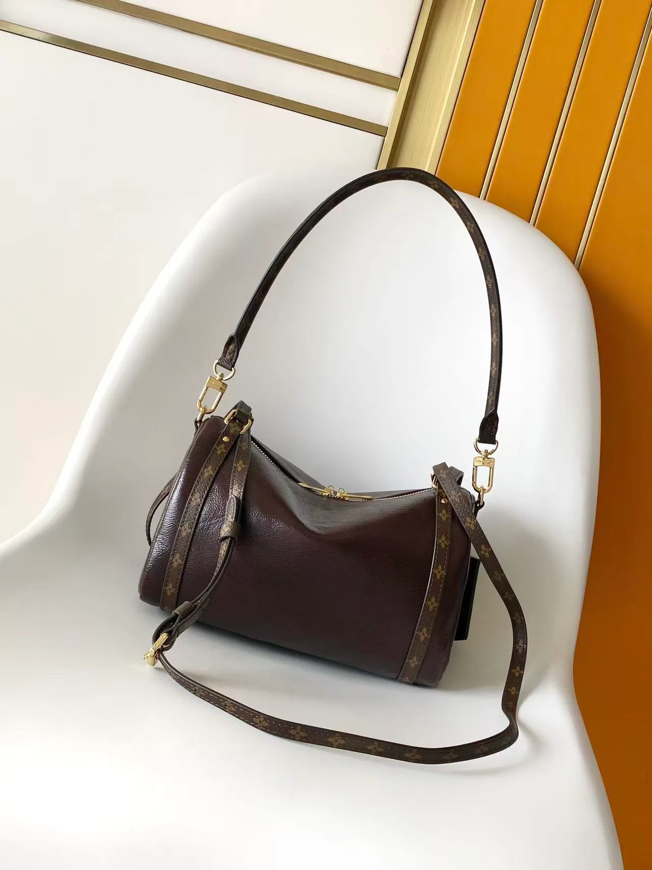 Классические Сумки Женские Louis Vuitton 17813548