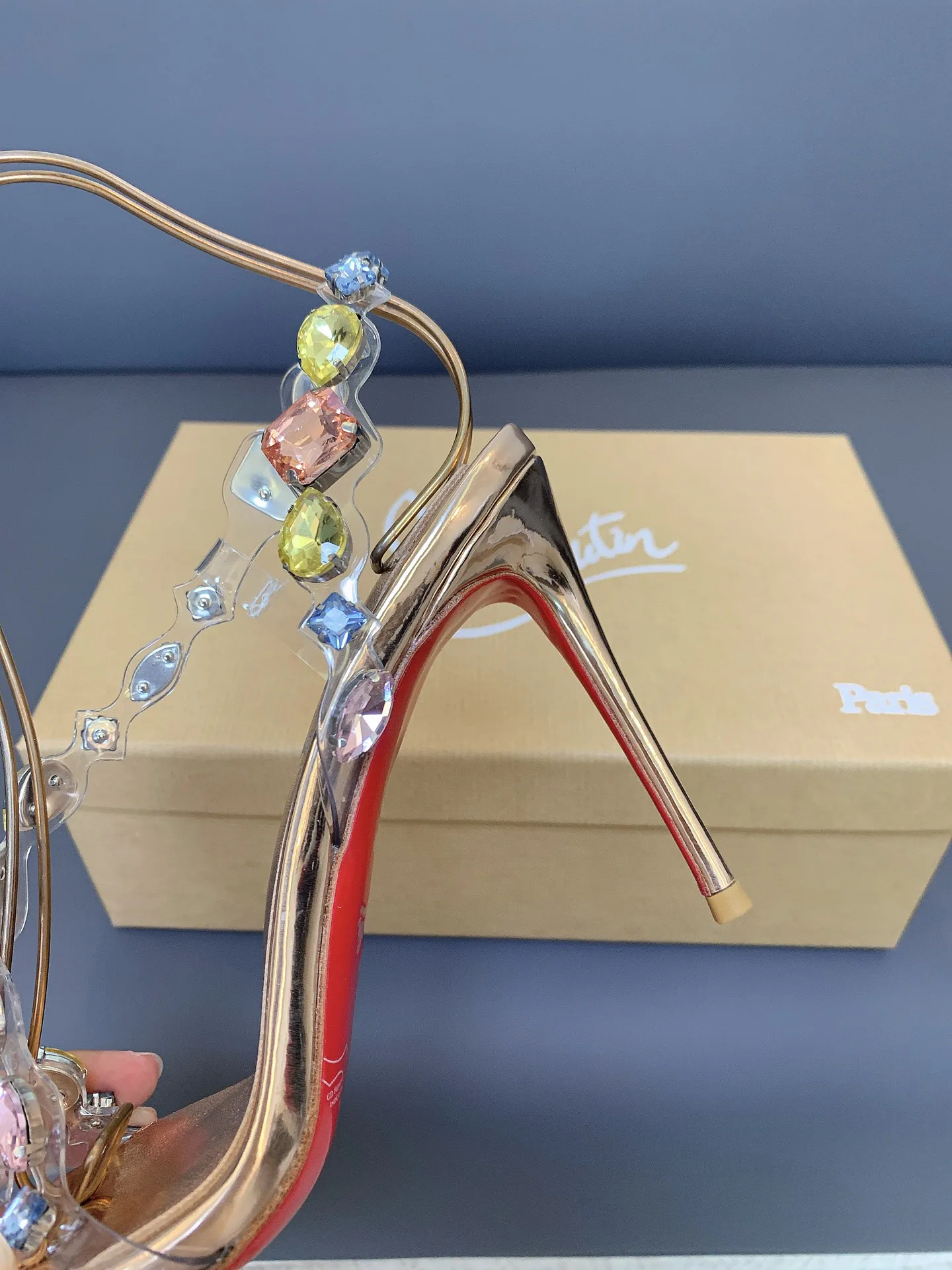 Босоножки Женские Christian Louboutin 17656589