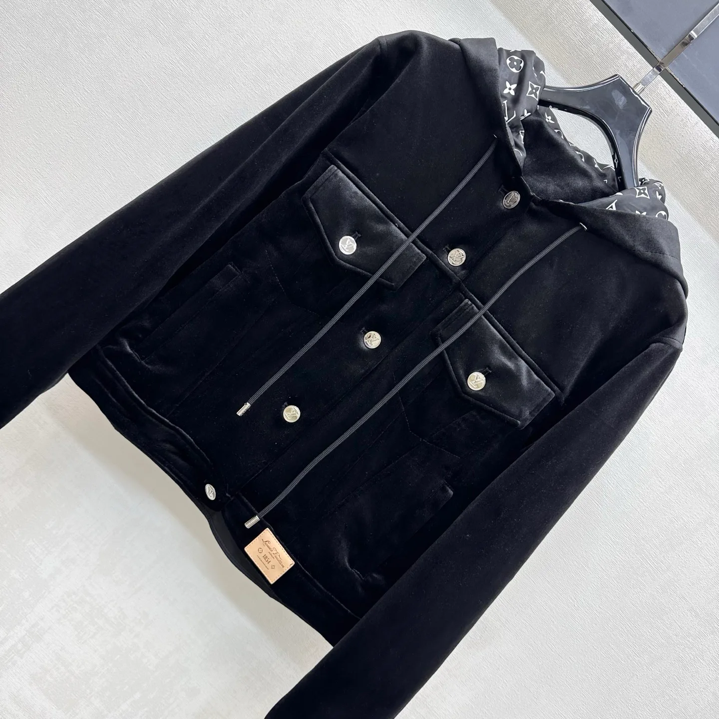 Куртки И Пуховики Женские Louis Vuitton 18775065