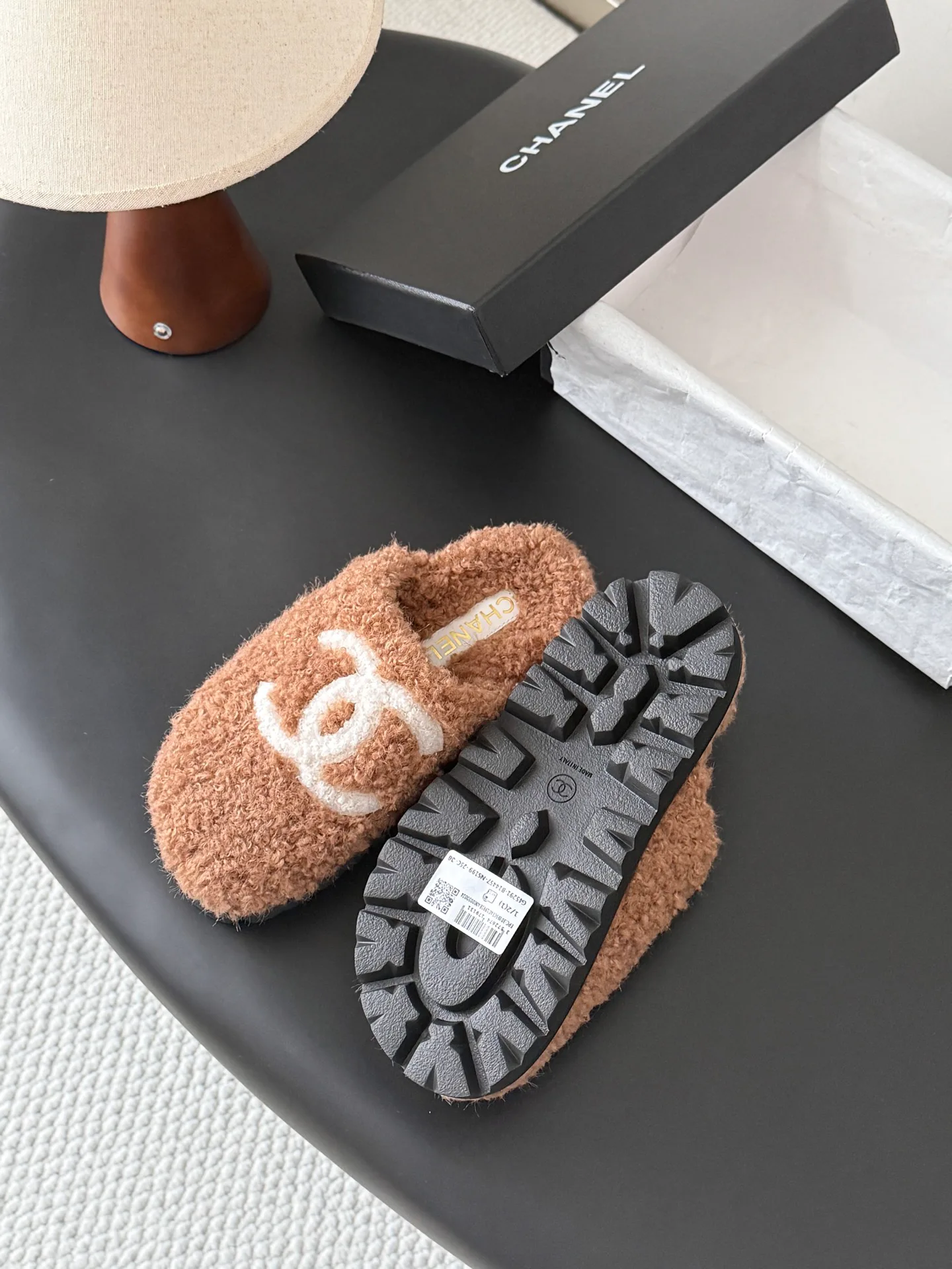 Тапочки Женские Chanel 18700057