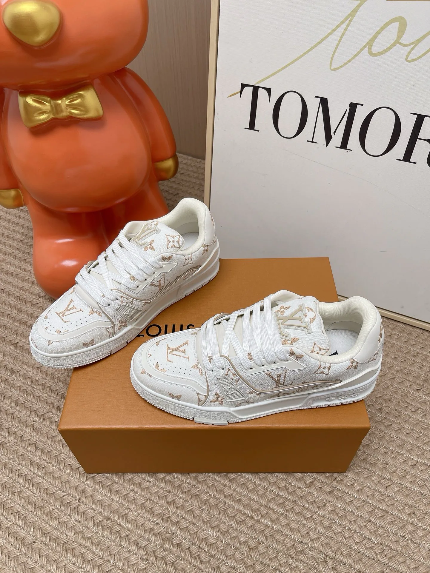 Кроссовки Женские Louis Vuitton 18810898
