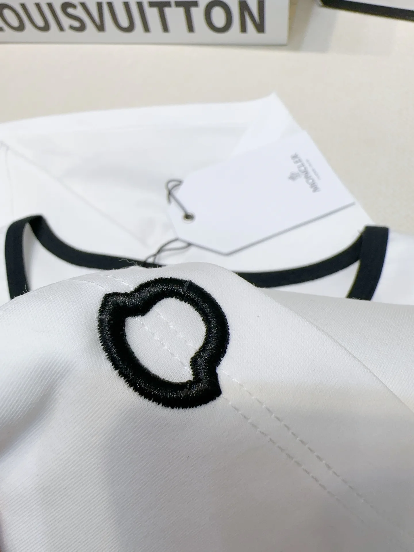 Футболки Женские Moncler 11056409