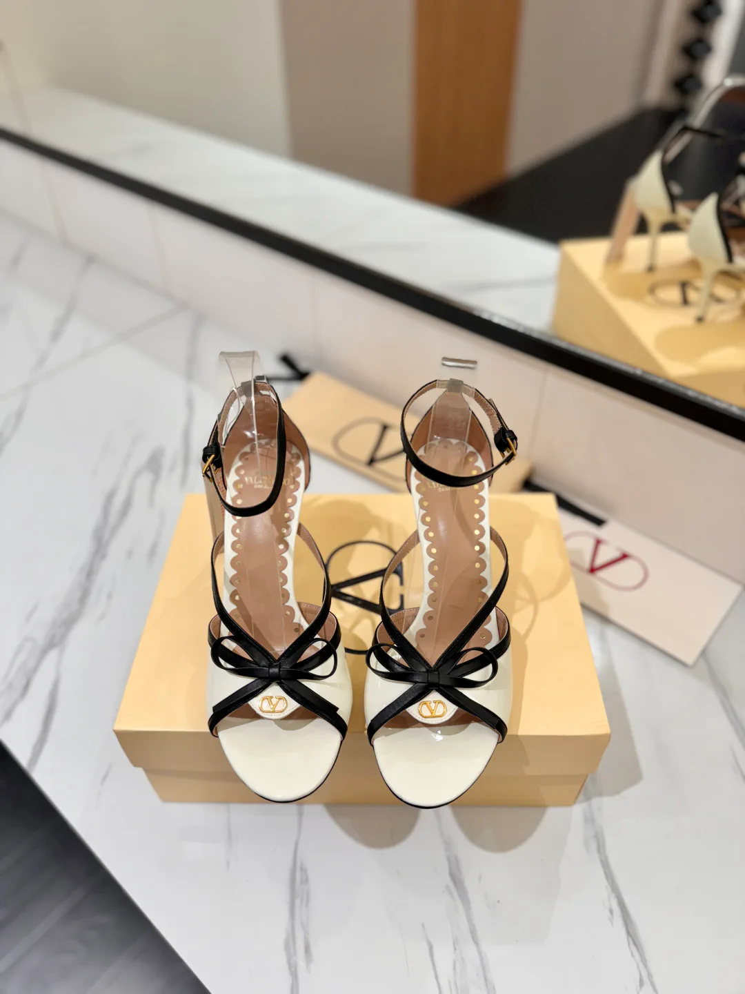 Босоножки Женские Valentino 10026774