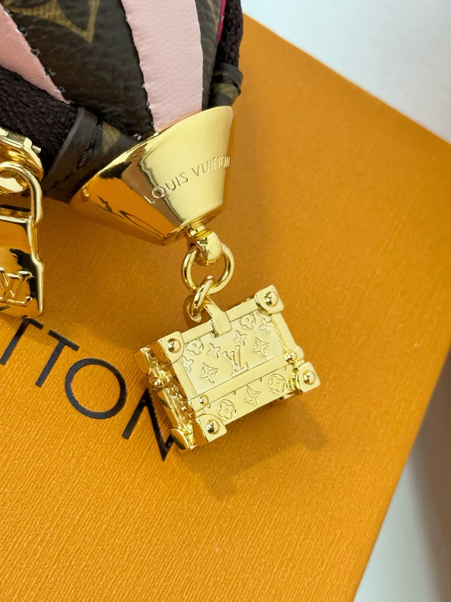 Ключницы Louis Vuitton 17897128