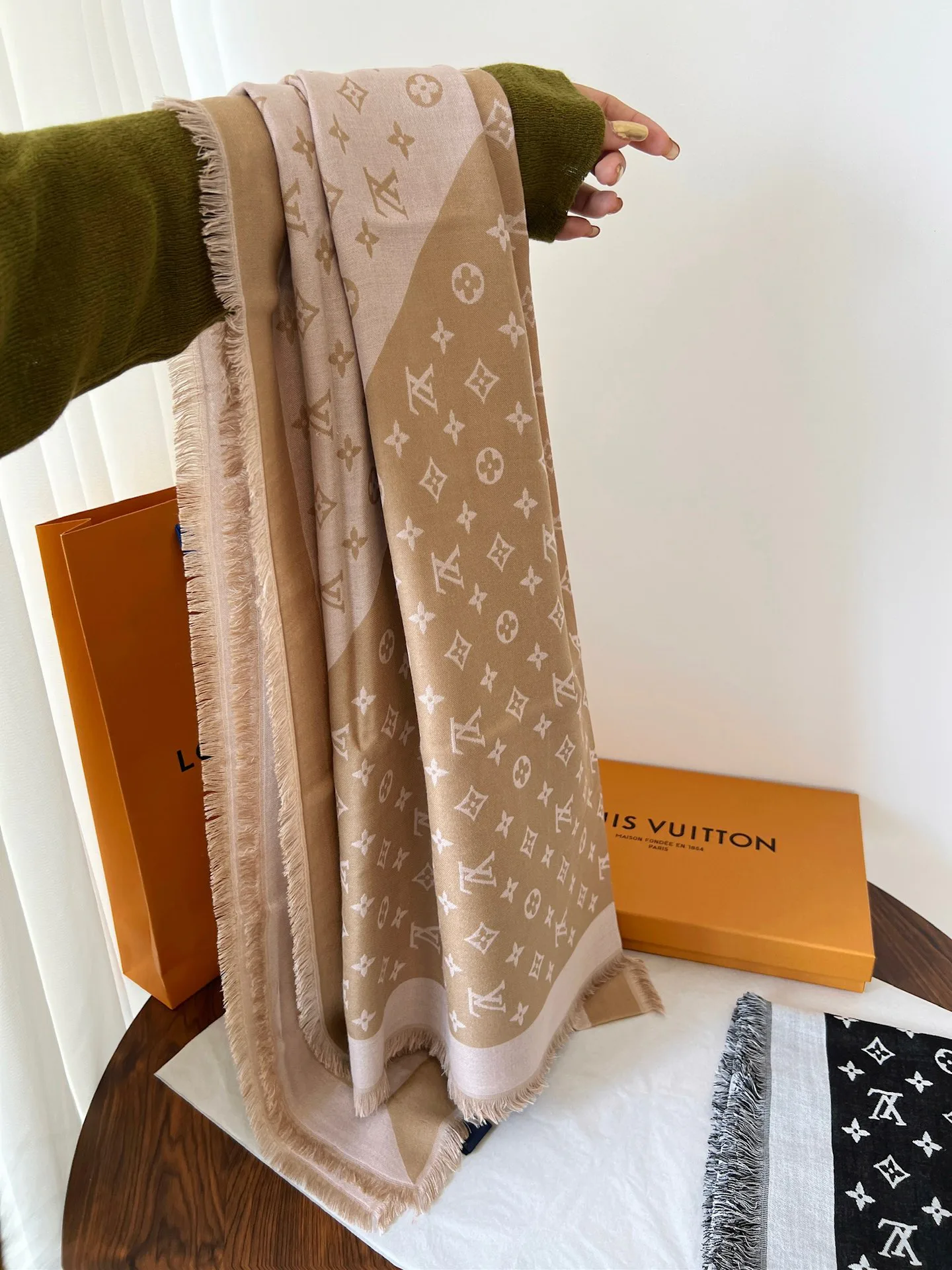 Шарфы Louis Vuitton 11910590