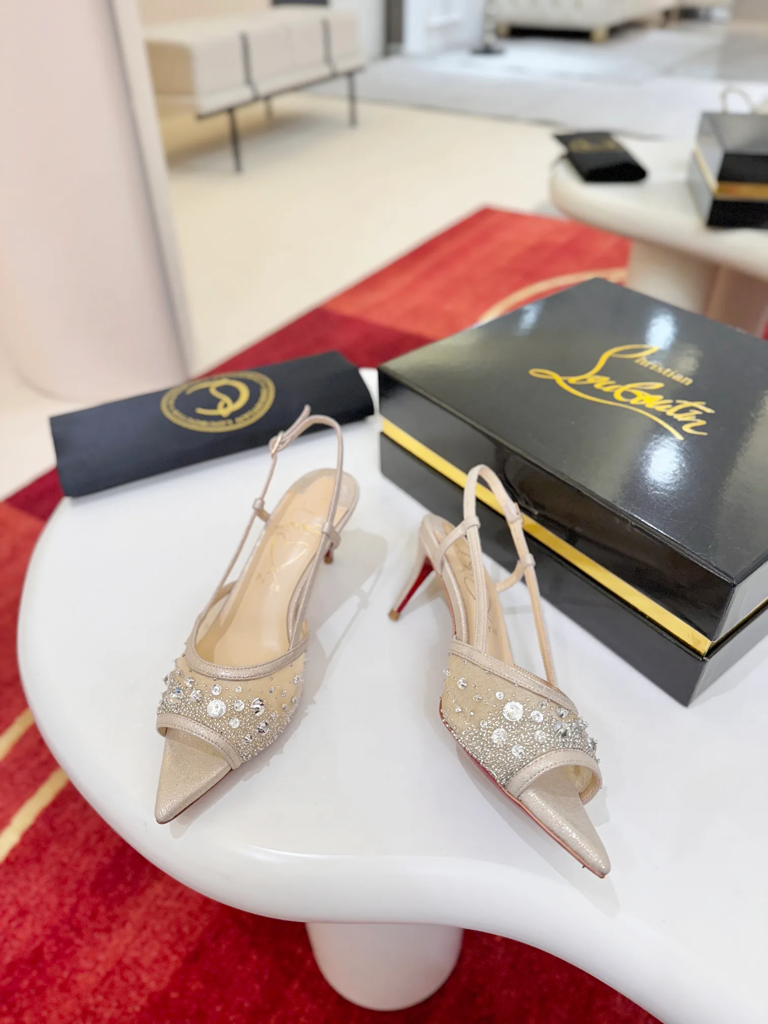 Босоножки Женские Christian Louboutin 14660239